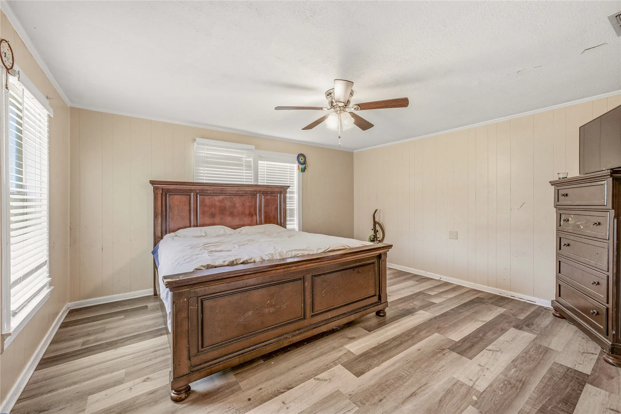 Single Family Residence For Sale in Erath County , 416 East Road, Stephenville, Texas 76401, 3 Bedroom, 1 Bathroom, Garage spaces, 1,502 Sqft, built in 1945, mls#21325145, Real Estate Agent in Stephenville, Homes For Sale in Erath county, Homes For Sale in Stephenville, Realtor in Stephenville Texas, Real Estate Brokerage Independent Realty Texas, Luminita Cordes Realtor