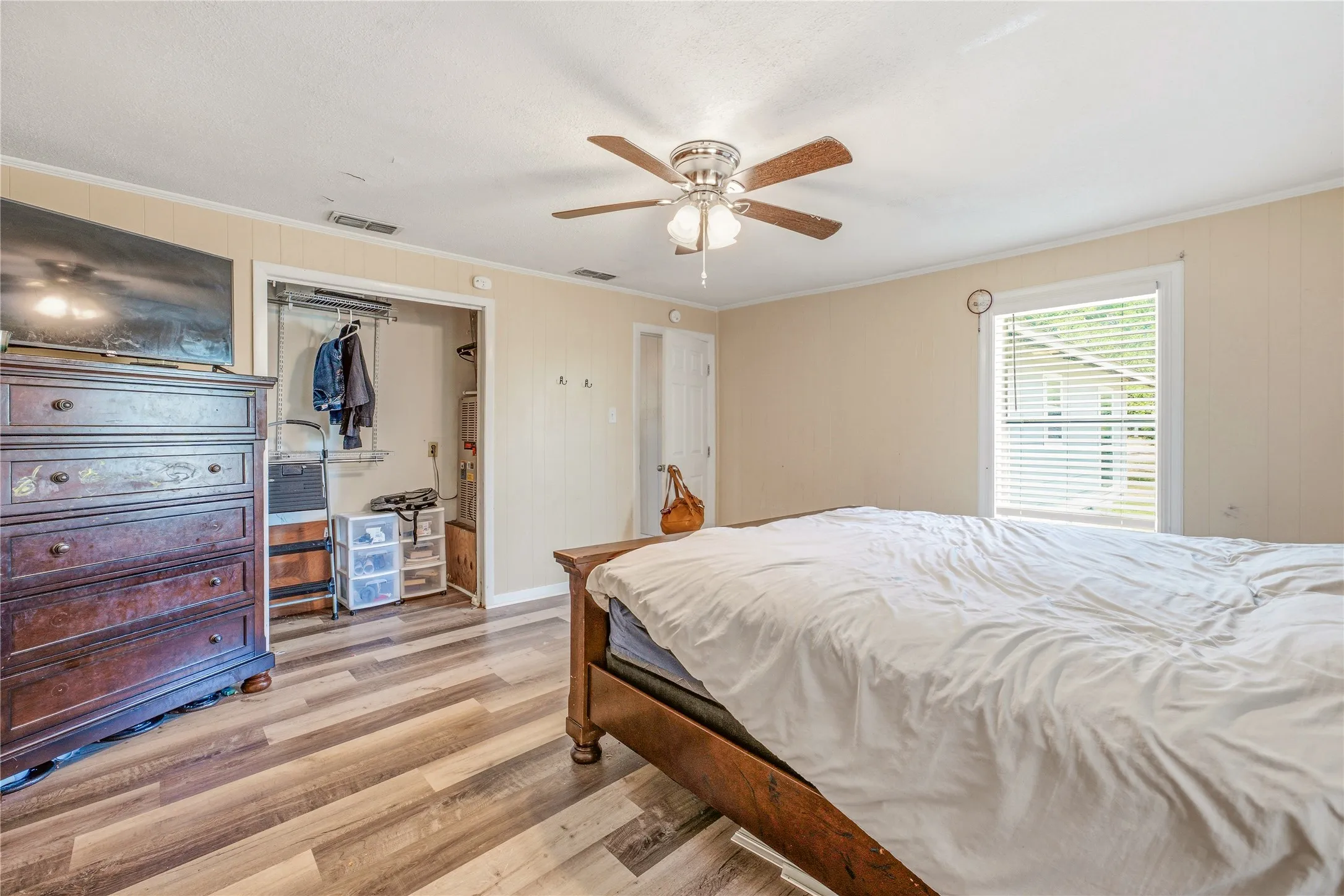 Single Family Residence For Sale in Erath County , 416 East Road, Stephenville, Texas 76401, 3 Bedroom, 1 Bathroom, Garage spaces, 1,502 Sqft, built in 1945, mls#21325145, Real Estate Agent in Stephenville, Homes For Sale in Erath county, Homes For Sale in Stephenville, Realtor in Stephenville Texas, Real Estate Brokerage Independent Realty Texas, Luminita Cordes Realtor