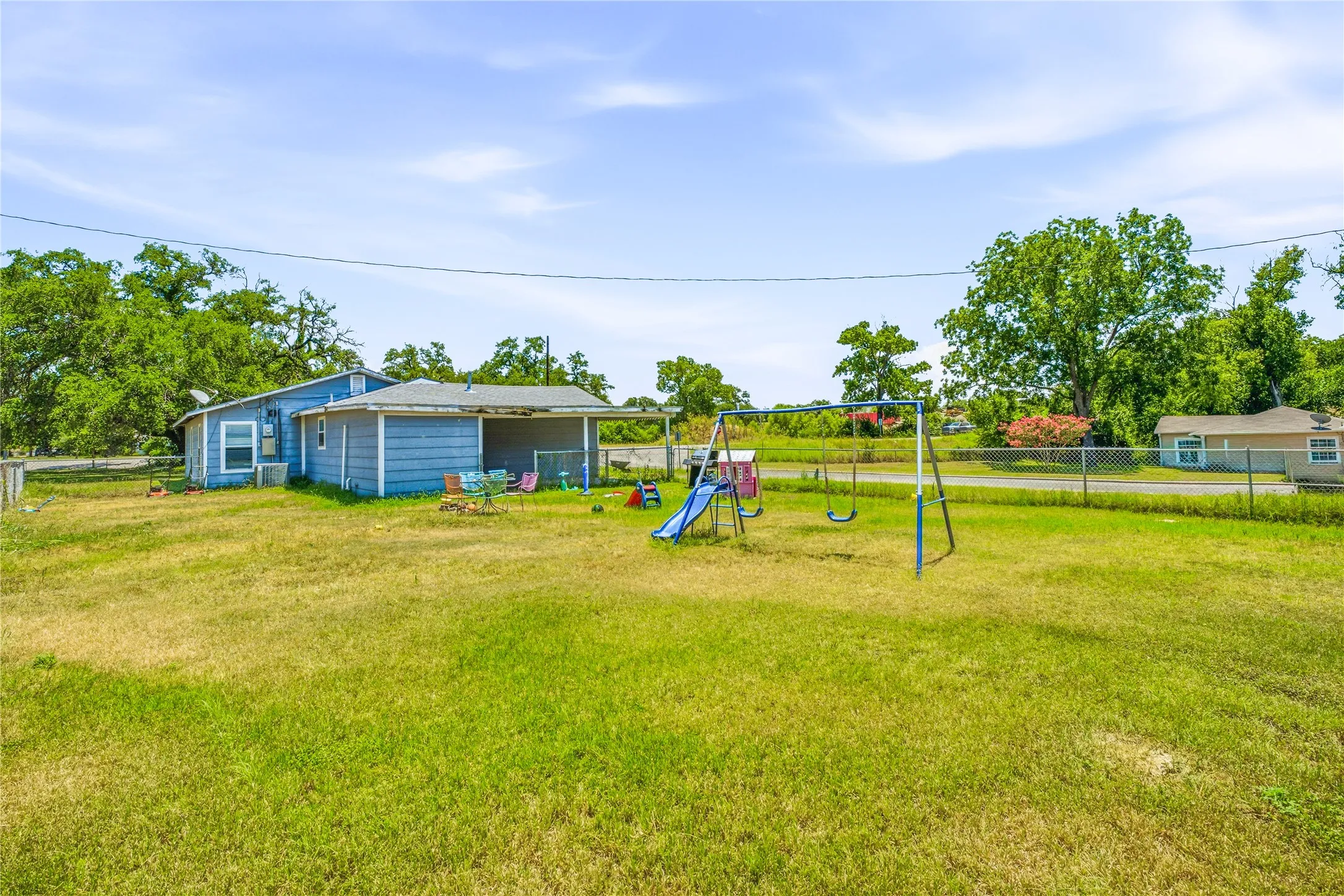 Single Family Residence For Sale in Erath County , 416 East Road, Stephenville, Texas 76401, 3 Bedroom, 1 Bathroom, Garage spaces, 1,502 Sqft, built in 1945, mls#21325145, Real Estate Agent in Stephenville, Homes For Sale in Erath county, Homes For Sale in Stephenville, Realtor in Stephenville Texas, Real Estate Brokerage Independent Realty Texas, Luminita Cordes Realtor