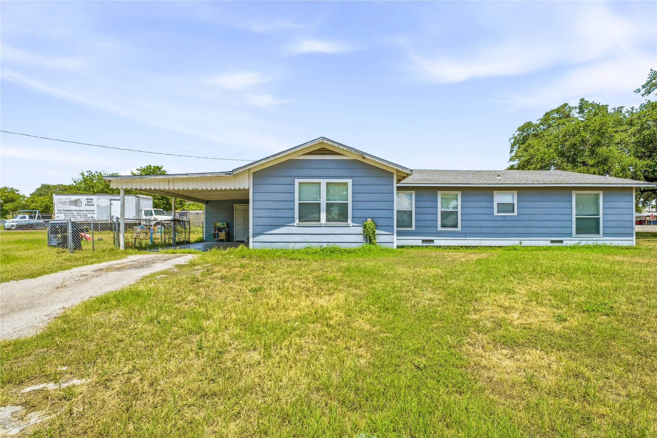 Single Family Residence For Sale in Erath County , 416 East Road, Stephenville, Texas 76401, 3 Bedroom, 1 Bathroom, Garage spaces, 1,502 Sqft, built in 1945, mls#21325145, Real Estate Agent in Stephenville, Homes For Sale in Erath county, Homes For Sale in Stephenville, Realtor in Stephenville Texas, Real Estate Brokerage Independent Realty Texas, Luminita Cordes Realtor