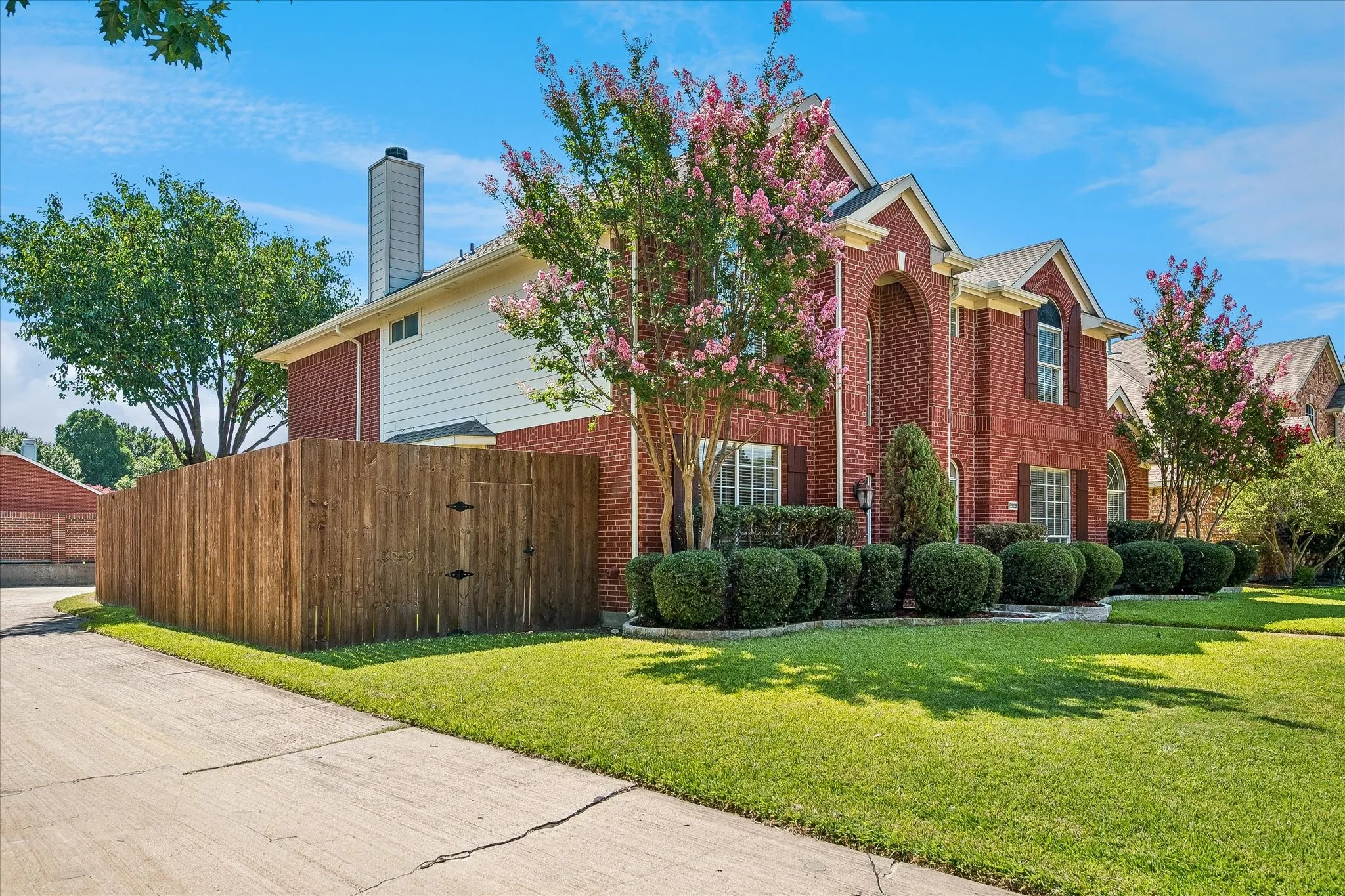 Single Family Residence For Sale in Collin County , 8508 Severn Court, Plano, Texas 75024, 5 Bedroom, 4 Bathroom, 2 Garage spaces, 4,097 Sqft, built in 1999, mls#21325762, Real Estate Agent in Plano, Homes For Sale in Collin county, Homes For Sale in Plano, Realtor in Plano Texas, Real Estate Brokerage Independent Realty Texas, Luminita Cordes Realtor