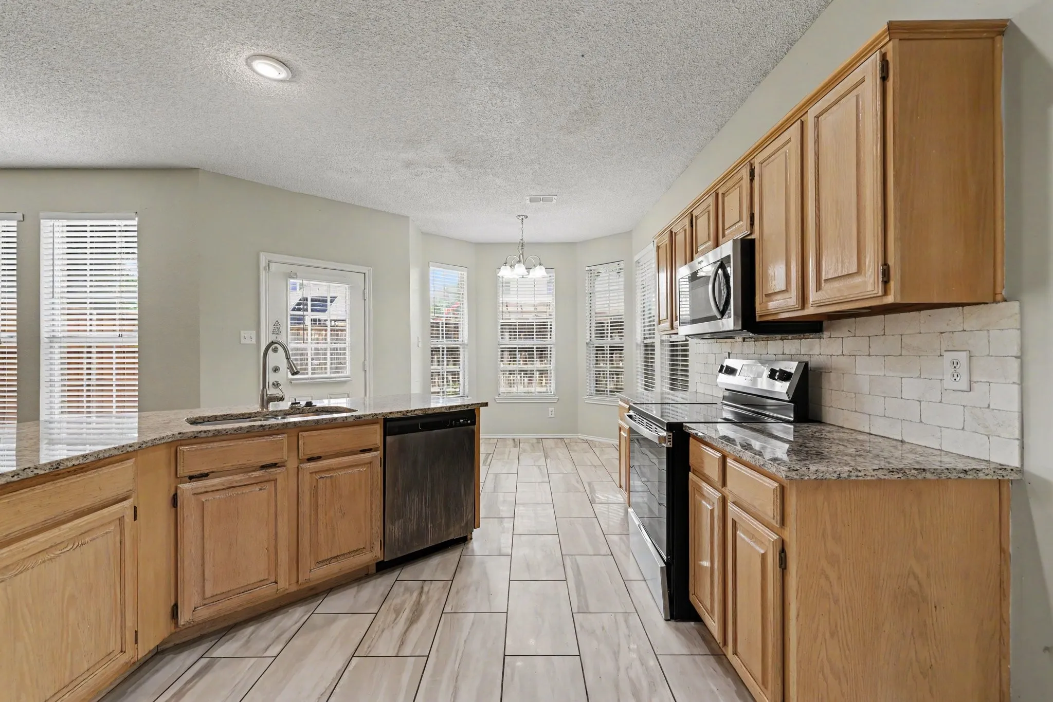Single Family Residence For Sale in Collin County , 6705 Ashglen Place, Plano, Texas 75023, 4 Bedroom, 4 Bathroom, 2 Garage spaces, 2,314 Sqft, built in 1991, mls#21324831, Real Estate Agent in Plano, Homes For Sale in Collin county, Homes For Sale in Plano, Realtor in Plano Texas, Real Estate Brokerage Independent Realty Texas, Luminita Cordes Realtor