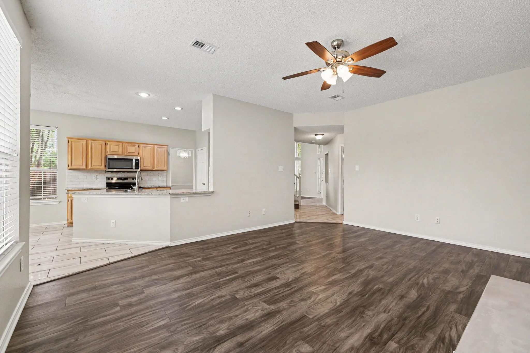 Single Family Residence For Sale in Collin County , 6705 Ashglen Place, Plano, Texas 75023, 4 Bedroom, 4 Bathroom, 2 Garage spaces, 2,314 Sqft, built in 1991, mls#21324831, Real Estate Agent in Plano, Homes For Sale in Collin county, Homes For Sale in Plano, Realtor in Plano Texas, Real Estate Brokerage Independent Realty Texas, Luminita Cordes Realtor