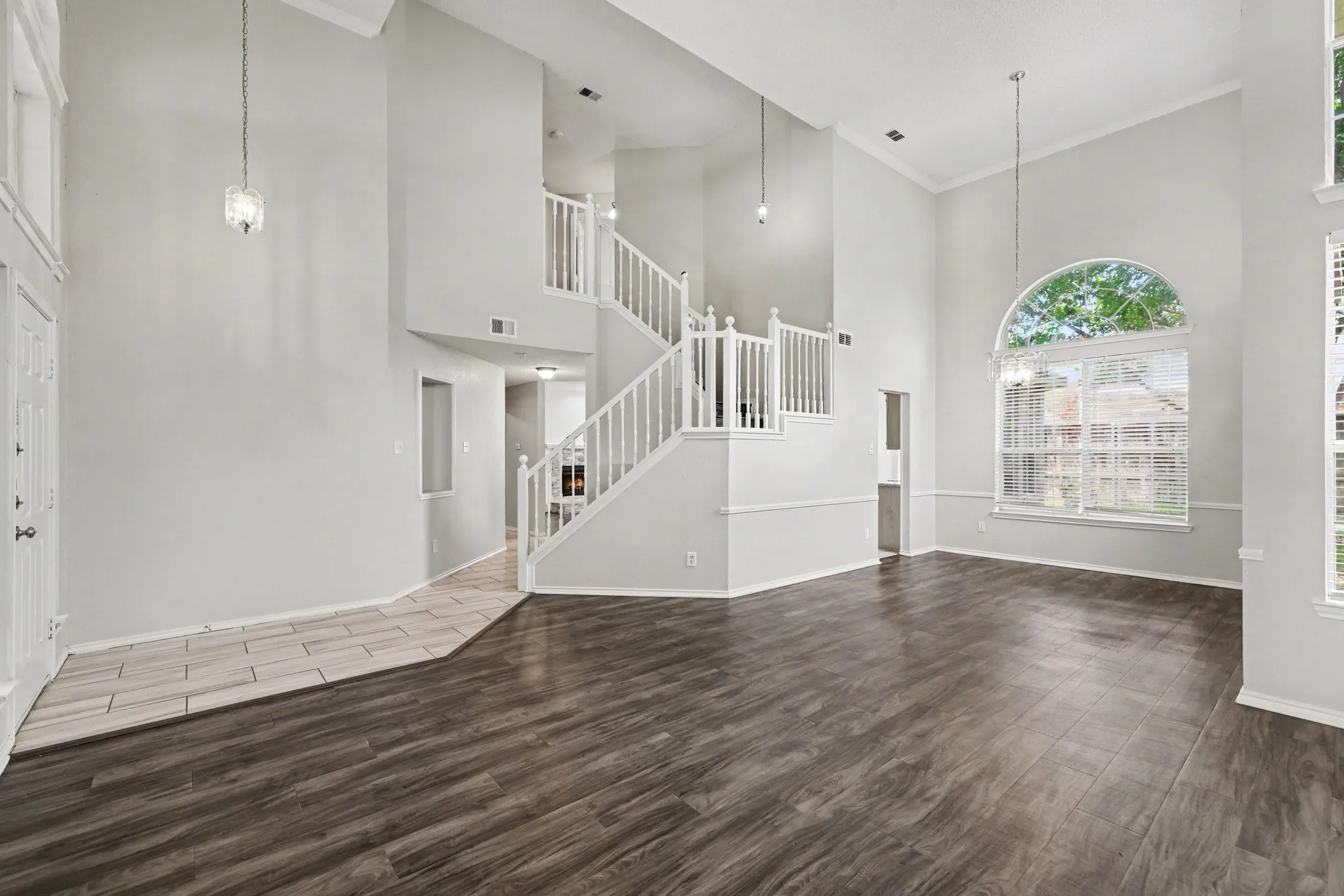Single Family Residence For Sale in Collin County , 6705 Ashglen Place, Plano, Texas 75023, 4 Bedroom, 4 Bathroom, 2 Garage spaces, 2,314 Sqft, built in 1991, mls#21324831, Real Estate Agent in Plano, Homes For Sale in Collin county, Homes For Sale in Plano, Realtor in Plano Texas, Real Estate Brokerage Independent Realty Texas, Luminita Cordes Realtor