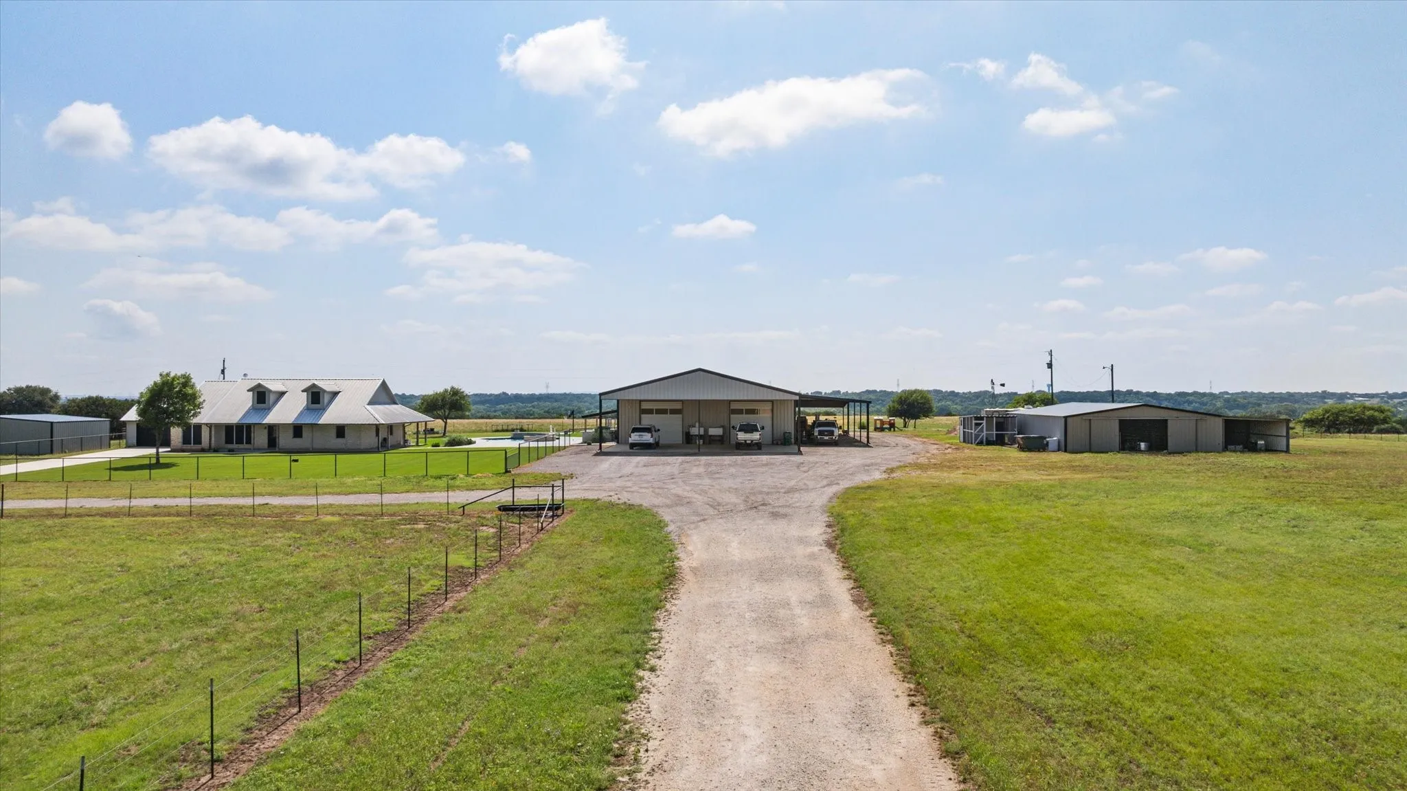 Single Family Residence For Sale in Hood County , 7000 Massey Road, Granbury, Texas 76049, 3 Bedroom, 2 Bathroom, 2 Garage spaces, 1,991 Sqft, built in 1999, mls#21323485, Real Estate Agent in Granbury, Homes For Sale in Hood county, Homes For Sale in Granbury, Realtor in Granbury Texas, Real Estate Brokerage Independent Realty Texas, Luminita Cordes Realtor