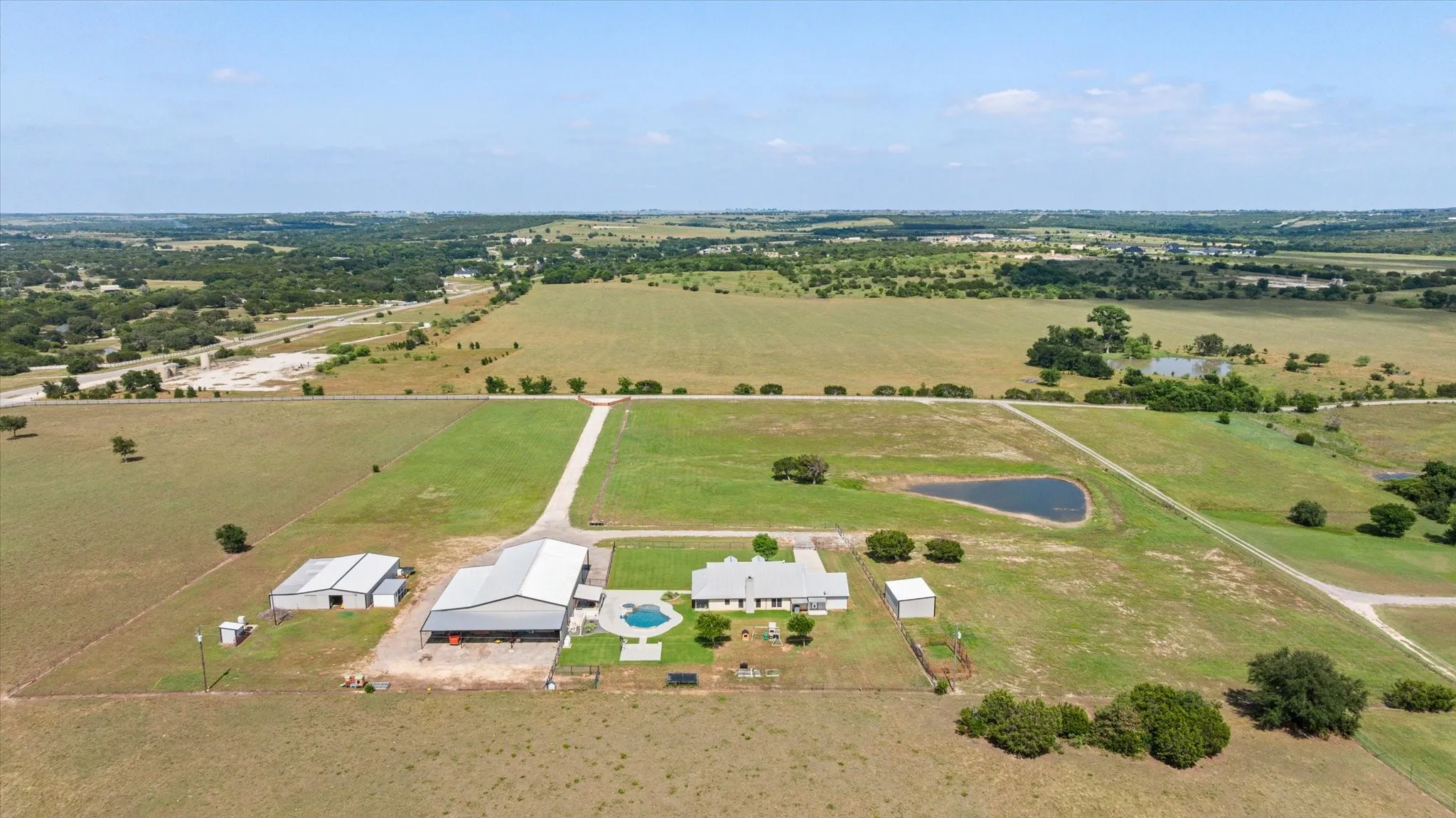 Single Family Residence For Sale in Hood County , 7000 Massey Road, Granbury, Texas 76049, 3 Bedroom, 2 Bathroom, 2 Garage spaces, 1,991 Sqft, built in 1999, mls#21323485, Real Estate Agent in Granbury, Homes For Sale in Hood county, Homes For Sale in Granbury, Realtor in Granbury Texas, Real Estate Brokerage Independent Realty Texas, Luminita Cordes Realtor