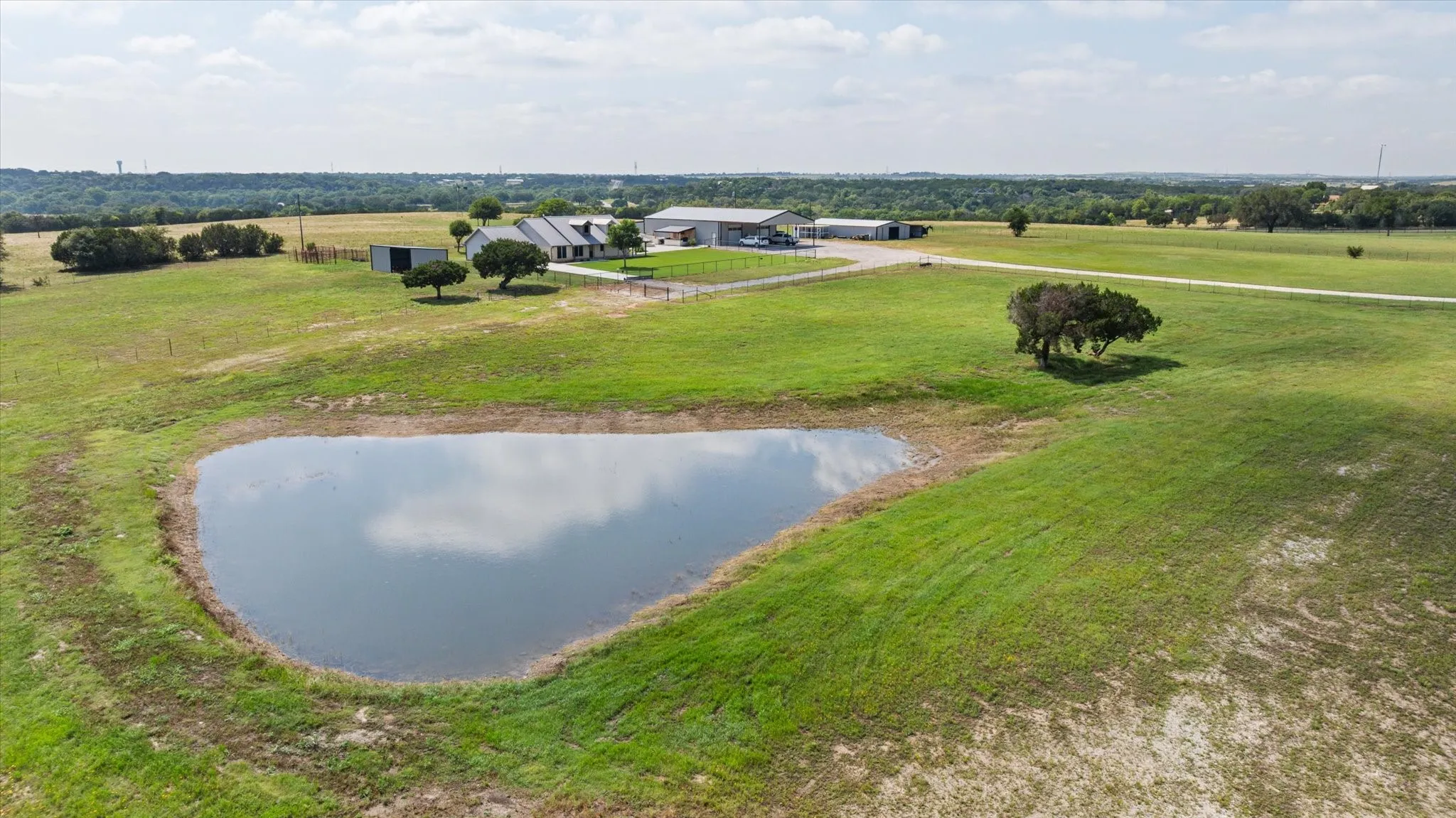 Single Family Residence For Sale in Hood County , 7000 Massey Road, Granbury, Texas 76049, 3 Bedroom, 2 Bathroom, 2 Garage spaces, 1,991 Sqft, built in 1999, mls#21323485, Real Estate Agent in Granbury, Homes For Sale in Hood county, Homes For Sale in Granbury, Realtor in Granbury Texas, Real Estate Brokerage Independent Realty Texas, Luminita Cordes Realtor