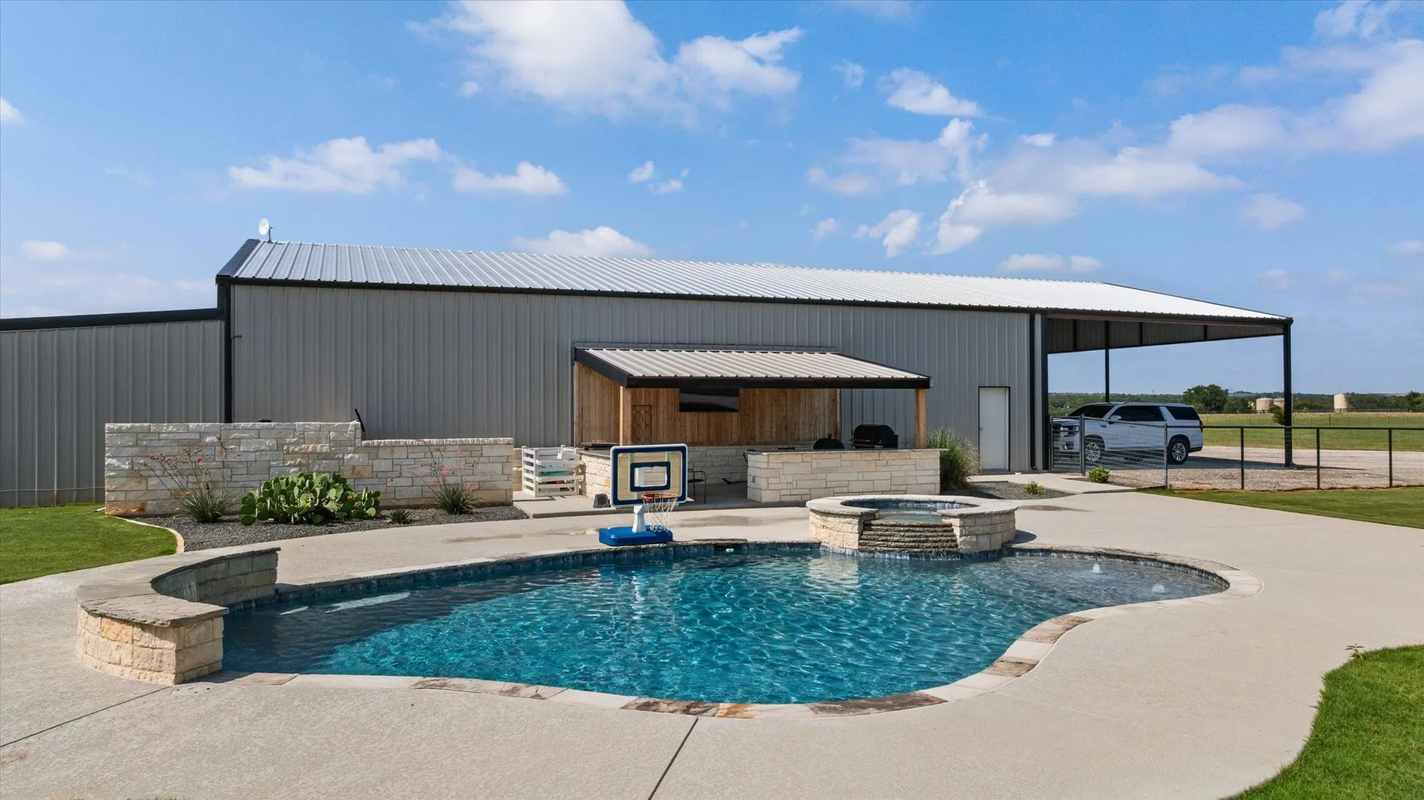 Single Family Residence For Sale in Hood County , 7000 Massey Road, Granbury, Texas 76049, 3 Bedroom, 2 Bathroom, 2 Garage spaces, 1,991 Sqft, built in 1999, mls#21323485, Real Estate Agent in Granbury, Homes For Sale in Hood county, Homes For Sale in Granbury, Realtor in Granbury Texas, Real Estate Brokerage Independent Realty Texas, Luminita Cordes Realtor