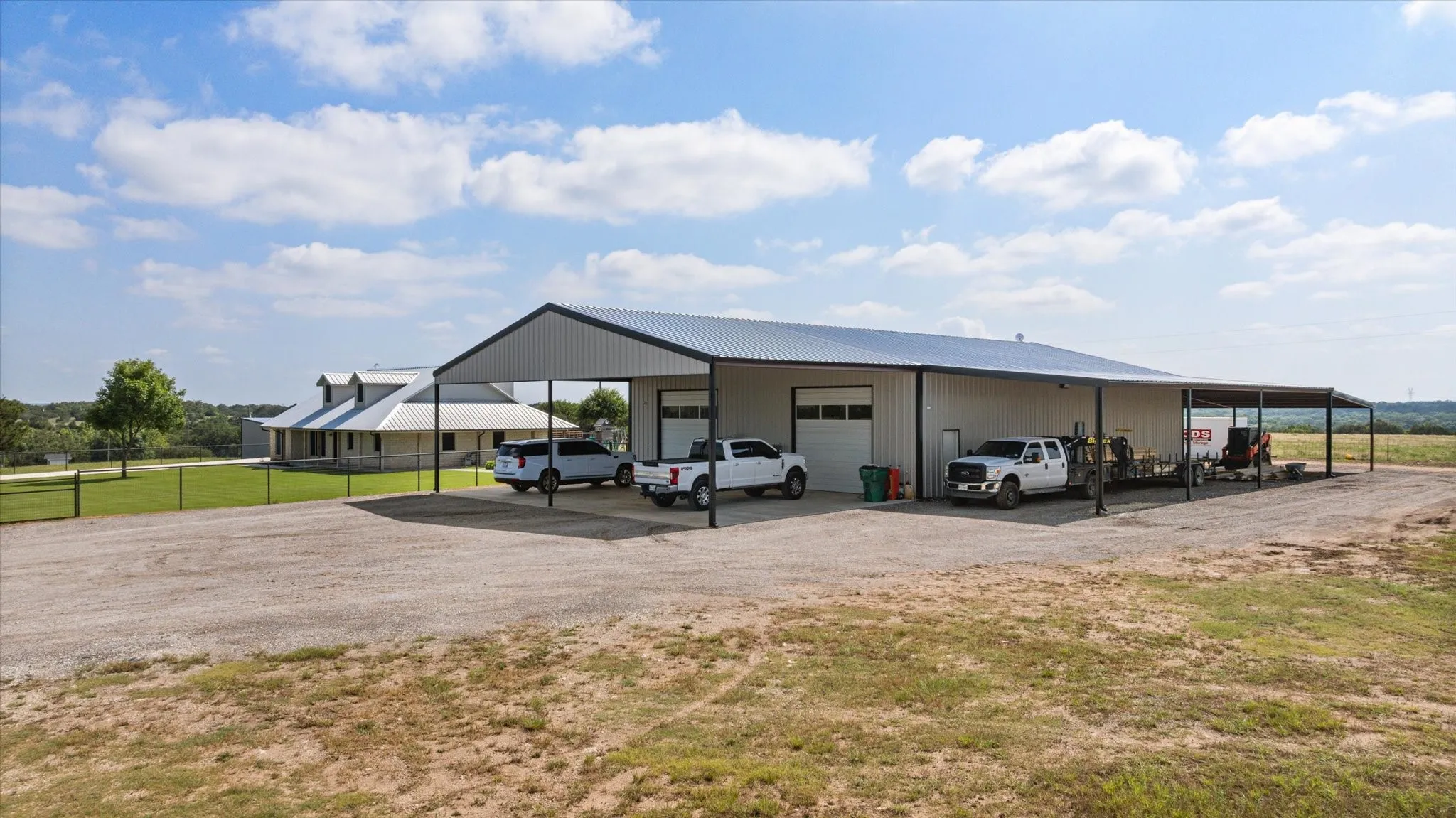 Single Family Residence For Sale in Hood County , 7000 Massey Road, Granbury, Texas 76049, 3 Bedroom, 2 Bathroom, 2 Garage spaces, 1,991 Sqft, built in 1999, mls#21323485, Real Estate Agent in Granbury, Homes For Sale in Hood county, Homes For Sale in Granbury, Realtor in Granbury Texas, Real Estate Brokerage Independent Realty Texas, Luminita Cordes Realtor