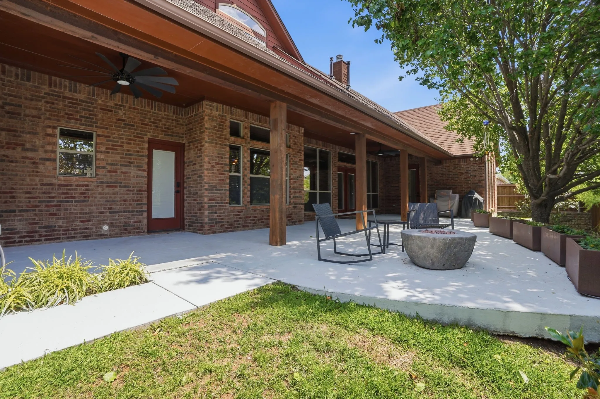 Single Family Residence For Sale in Tarrant County , 700 Briar Ridge Drive, Keller, Texas 76248, 4 Bedroom, 4 Bathroom, 3 Garage spaces, 3,906 Sqft, built in 2006, mls#21317249, Real Estate Agent in Keller, Homes For Sale in Tarrant county, Homes For Sale in Keller, Realtor in Keller Texas, Real Estate Brokerage Independent Realty Texas, Luminita Cordes Realtor