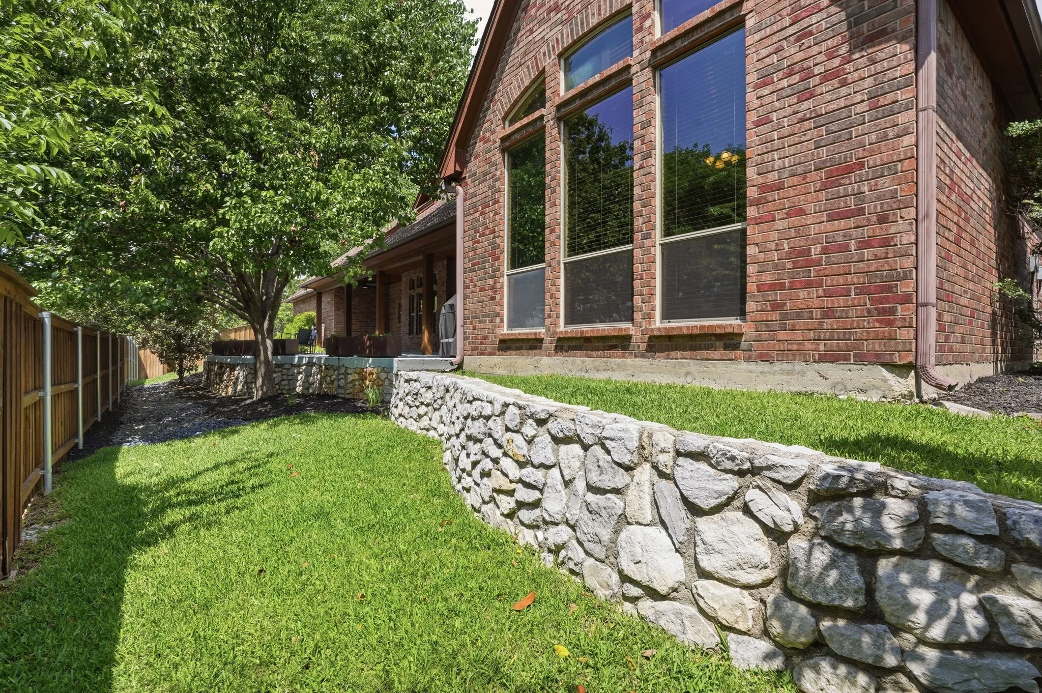 Single Family Residence For Sale in Tarrant County , 700 Briar Ridge Drive, Keller, Texas 76248, 4 Bedroom, 4 Bathroom, 3 Garage spaces, 3,906 Sqft, built in 2006, mls#21317249, Real Estate Agent in Keller, Homes For Sale in Tarrant county, Homes For Sale in Keller, Realtor in Keller Texas, Real Estate Brokerage Independent Realty Texas, Luminita Cordes Realtor