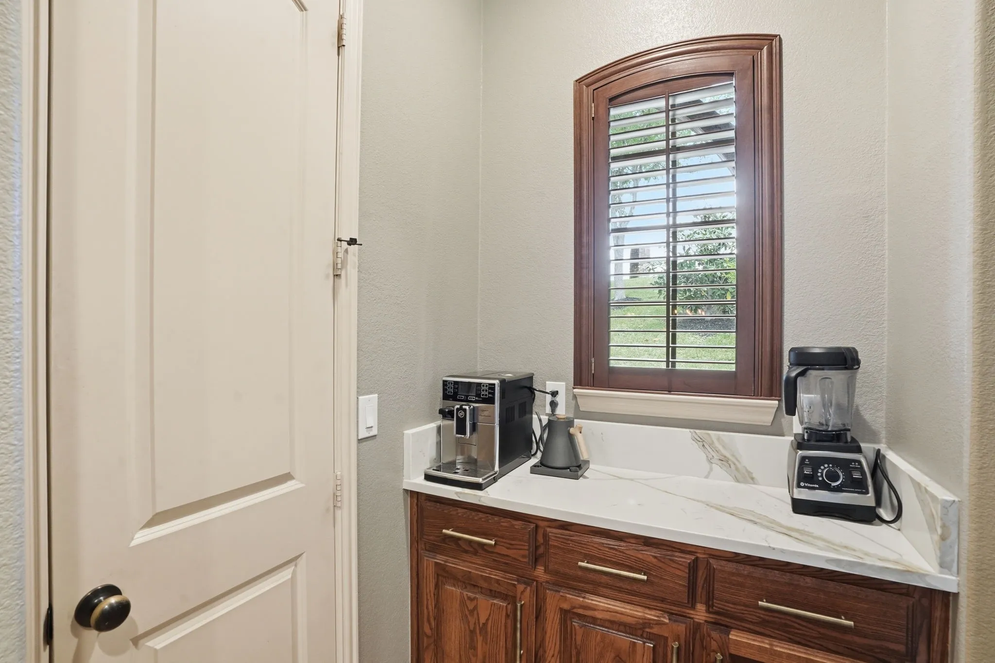 Single Family Residence For Sale in Tarrant County , 700 Briar Ridge Drive, Keller, Texas 76248, 4 Bedroom, 4 Bathroom, 3 Garage spaces, 3,906 Sqft, built in 2006, mls#21317249, Real Estate Agent in Keller, Homes For Sale in Tarrant county, Homes For Sale in Keller, Realtor in Keller Texas, Real Estate Brokerage Independent Realty Texas, Luminita Cordes Realtor