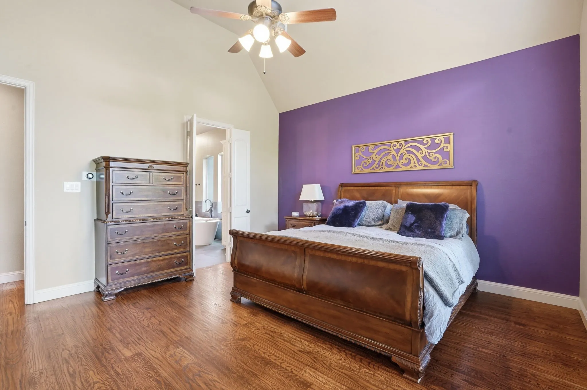 Single Family Residence For Sale in Tarrant County , 700 Briar Ridge Drive, Keller, Texas 76248, 4 Bedroom, 4 Bathroom, 3 Garage spaces, 3,906 Sqft, built in 2006, mls#21317249, Real Estate Agent in Keller, Homes For Sale in Tarrant county, Homes For Sale in Keller, Realtor in Keller Texas, Real Estate Brokerage Independent Realty Texas, Luminita Cordes Realtor