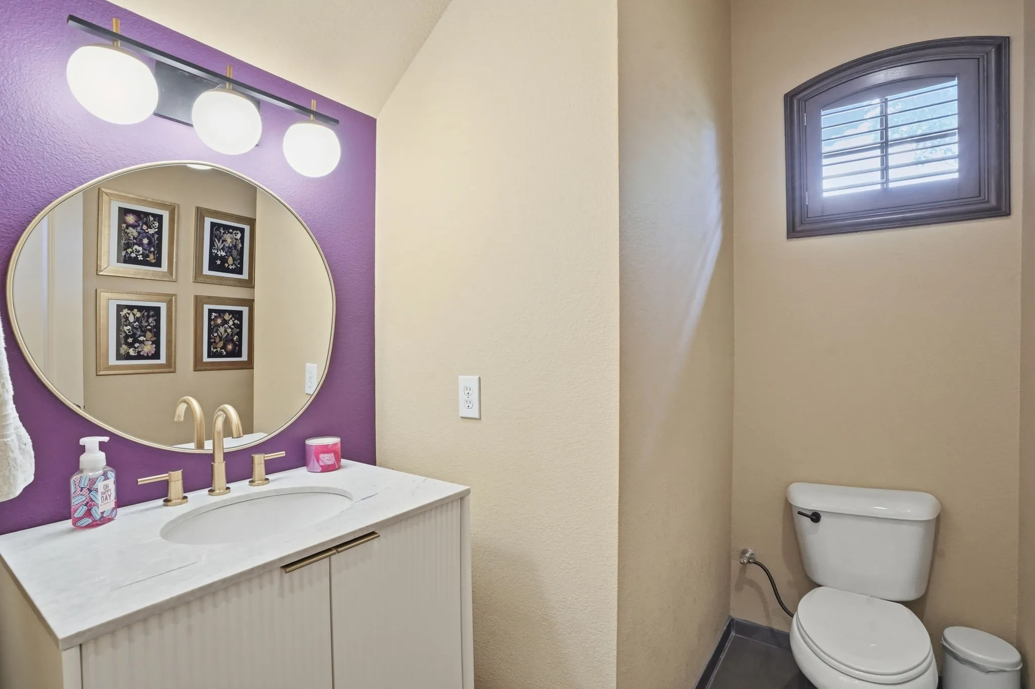 Single Family Residence For Sale in Tarrant County , 700 Briar Ridge Drive, Keller, Texas 76248, 4 Bedroom, 4 Bathroom, 3 Garage spaces, 3,906 Sqft, built in 2006, mls#21317249, Real Estate Agent in Keller, Homes For Sale in Tarrant county, Homes For Sale in Keller, Realtor in Keller Texas, Real Estate Brokerage Independent Realty Texas, Luminita Cordes Realtor