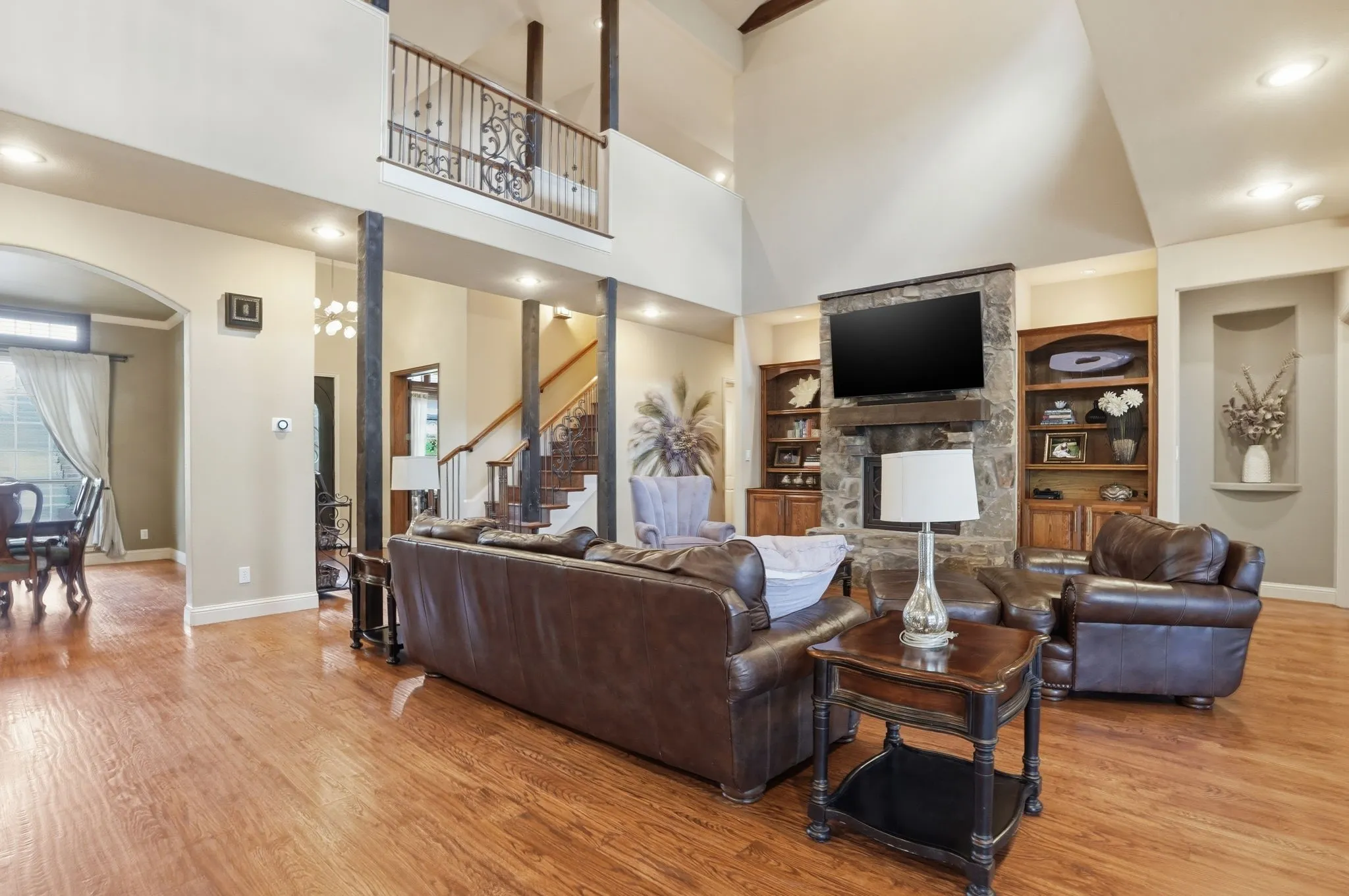 Single Family Residence For Sale in Tarrant County , 700 Briar Ridge Drive, Keller, Texas 76248, 4 Bedroom, 4 Bathroom, 3 Garage spaces, 3,906 Sqft, built in 2006, mls#21317249, Real Estate Agent in Keller, Homes For Sale in Tarrant county, Homes For Sale in Keller, Realtor in Keller Texas, Real Estate Brokerage Independent Realty Texas, Luminita Cordes Realtor