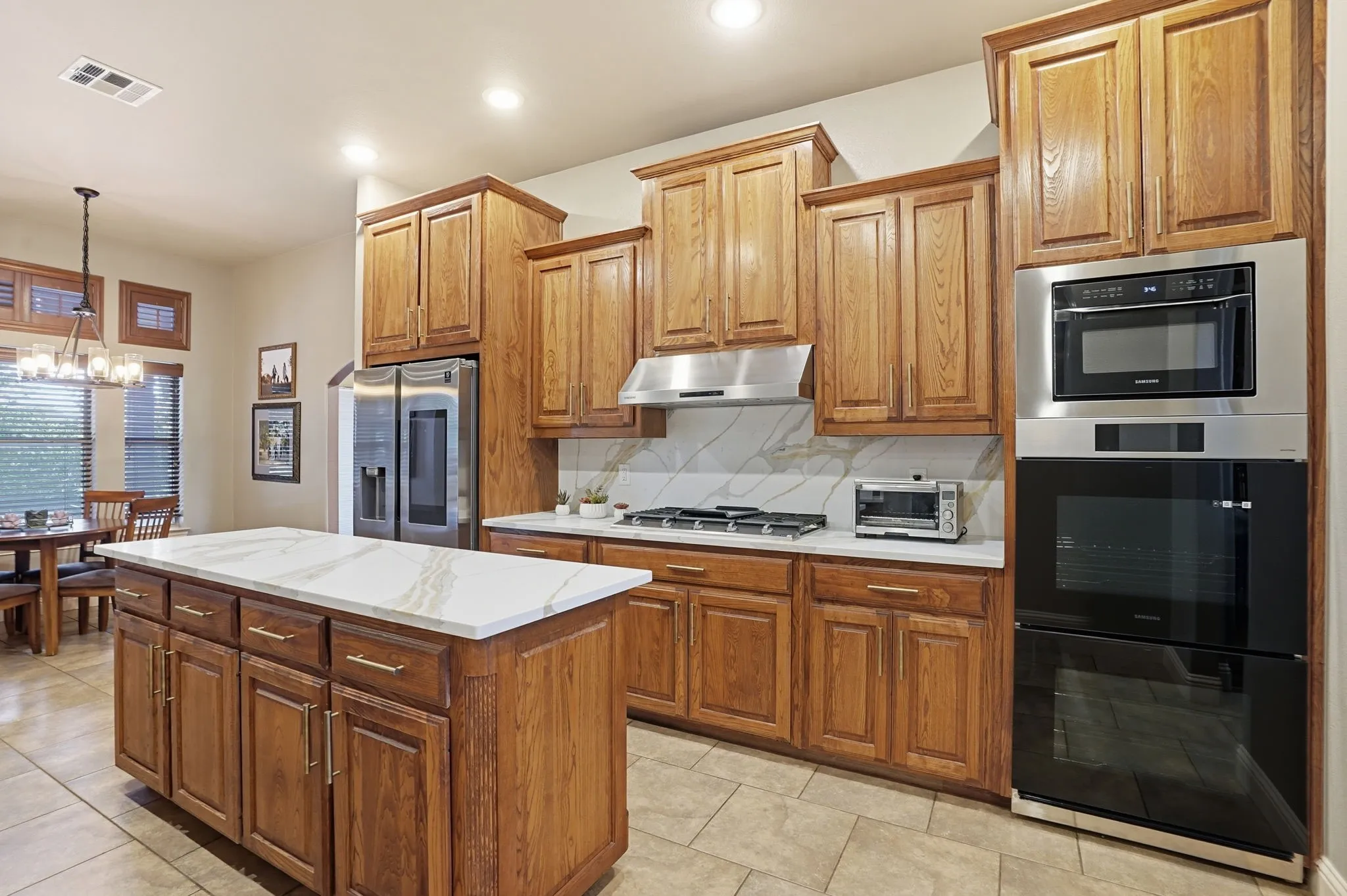 Single Family Residence For Sale in Tarrant County , 700 Briar Ridge Drive, Keller, Texas 76248, 4 Bedroom, 4 Bathroom, 3 Garage spaces, 3,906 Sqft, built in 2006, mls#21317249, Real Estate Agent in Keller, Homes For Sale in Tarrant county, Homes For Sale in Keller, Realtor in Keller Texas, Real Estate Brokerage Independent Realty Texas, Luminita Cordes Realtor