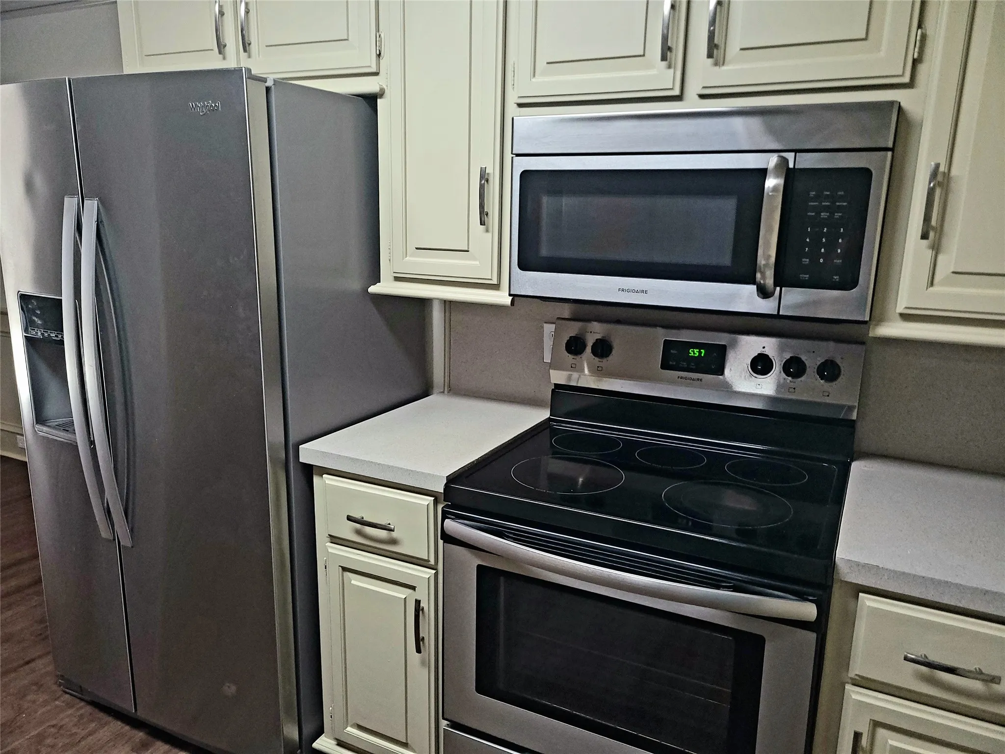 Duplex For Rent in Tarrant County , 341 DOGWOOD Drive, Grapevine, Texas 76051, 2 Bedroom, 2 Bathroom, 2 Garage spaces, 1,450 Sqft, built in 1984, mls#21326204, Real Estate Agent in Grapevine, Homes For Rent in Tarrant county, Homes For Rent in Grapevine, Realtor in Grapevine Texas, Real Estate Brokerage Independent Realty Texas, Luminita Cordes Realtor