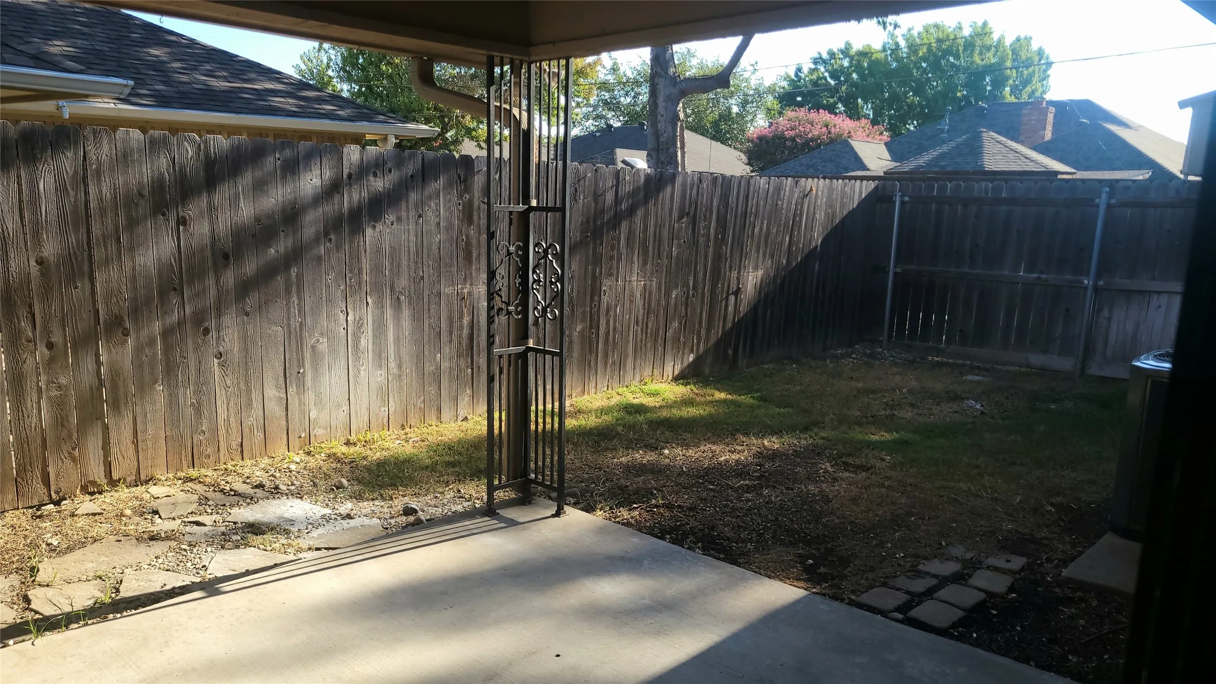 Duplex For Rent in Tarrant County , 341 DOGWOOD Drive, Grapevine, Texas 76051, 2 Bedroom, 2 Bathroom, 2 Garage spaces, 1,450 Sqft, built in 1984, mls#21326204, Real Estate Agent in Grapevine, Homes For Rent in Tarrant county, Homes For Rent in Grapevine, Realtor in Grapevine Texas, Real Estate Brokerage Independent Realty Texas, Luminita Cordes Realtor