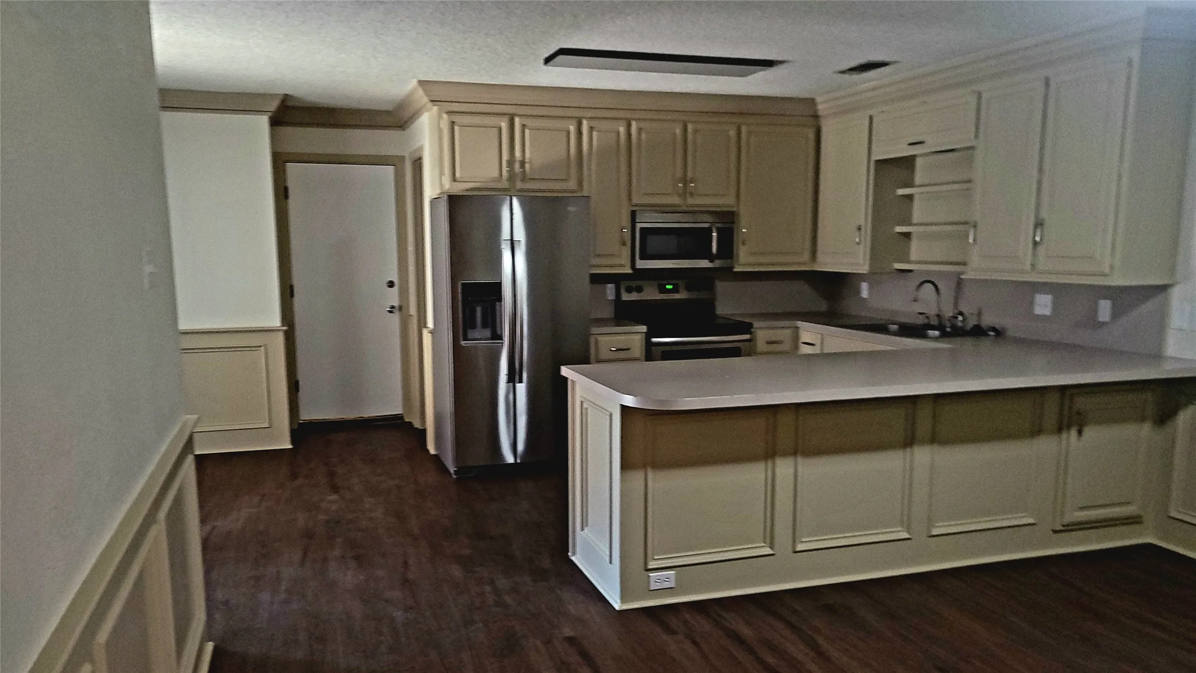 Duplex For Rent in Tarrant County , 341 DOGWOOD Drive, Grapevine, Texas 76051, 2 Bedroom, 2 Bathroom, 2 Garage spaces, 1,450 Sqft, built in 1984, mls#21326204, Real Estate Agent in Grapevine, Homes For Rent in Tarrant county, Homes For Rent in Grapevine, Realtor in Grapevine Texas, Real Estate Brokerage Independent Realty Texas, Luminita Cordes Realtor