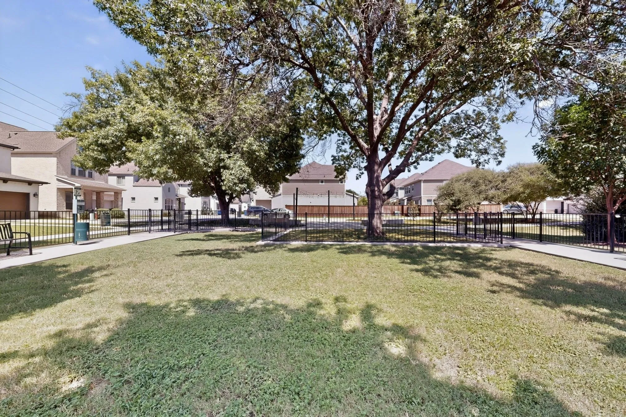 Single Family Residence For Sale in Dallas County , 3432 Rosebud Park Lane, Dallas, Texas 75229, 3 Bedroom, 3 Bathroom, 2 Garage spaces, 2,262 Sqft, built in 2021, mls#21322218, Real Estate Agent in Dallas, Homes For Sale in Dallas county, Homes For Sale in Dallas, Realtor in Dallas Texas, Real Estate Brokerage Independent Realty Texas, Luminita Cordes Realtor