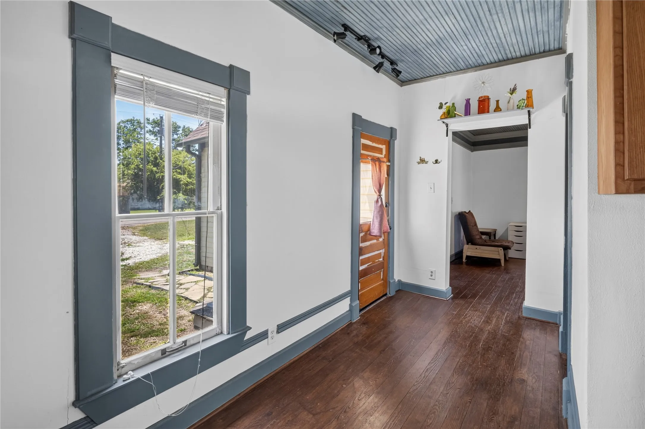 Single Family Residence For Sale in Denton County , 203 Plum Street, Sanger, Texas 76266, 2 Bedroom, 1 Bathroom, Garage spaces, 784 Sqft, built in 1969, mls#21317024, Real Estate Agent in Sanger, Homes For Sale in Denton county, Homes For Sale in Sanger, Realtor in Sanger Texas, Real Estate Brokerage Independent Realty Texas, Luminita Cordes Realtor