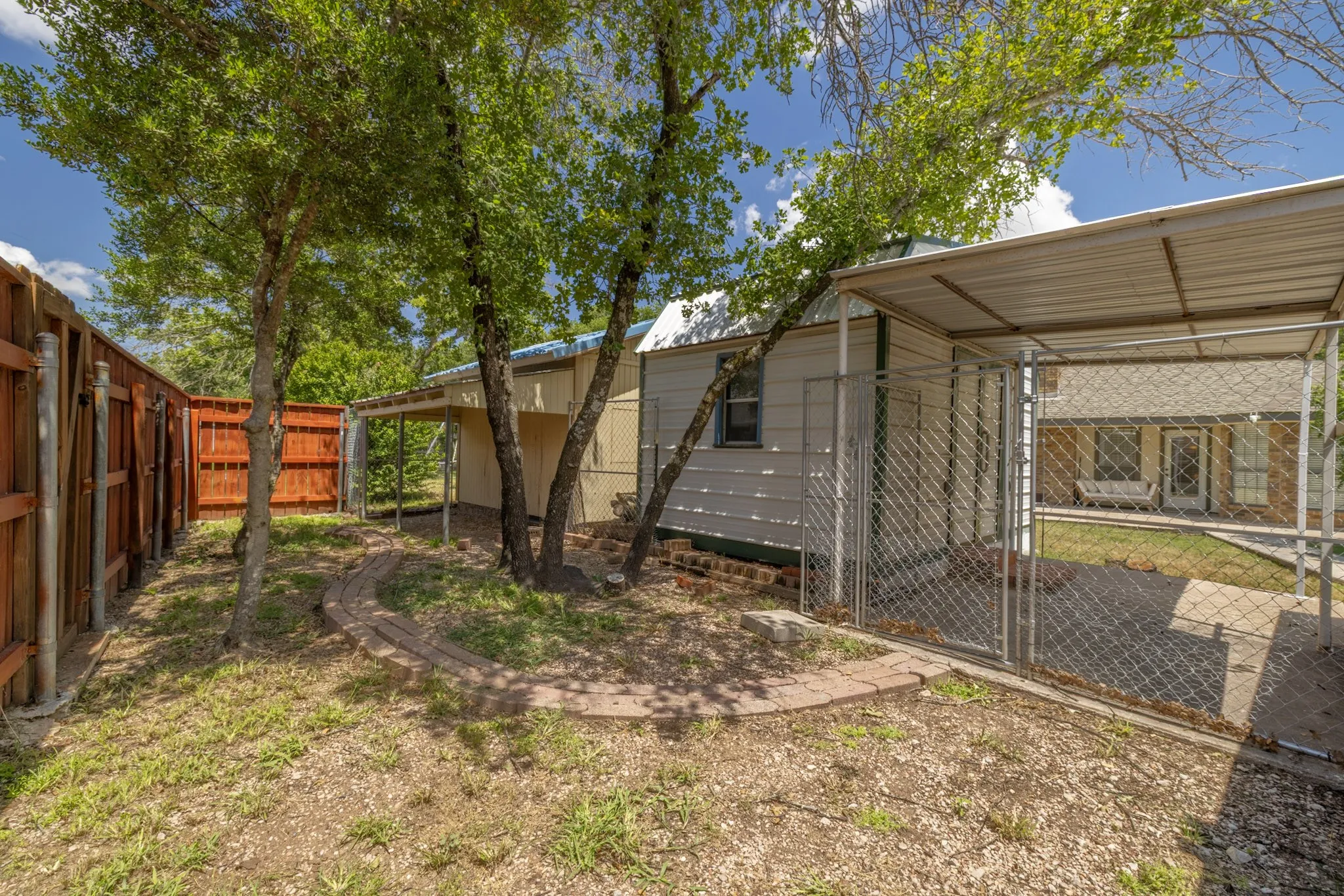 Single Family Residence For Sale in Callahan County , 1705 Alamo Court, Clyde, Texas 79510, 5 Bedroom, 2 Bathroom, Garage spaces, 2,257 Sqft, built in 1992, mls#21317490, Real Estate Agent in Clyde, Homes For Sale in Callahan county, Homes For Sale in Clyde, Realtor in Clyde Texas, Real Estate Brokerage Independent Realty Texas, Luminita Cordes Realtor