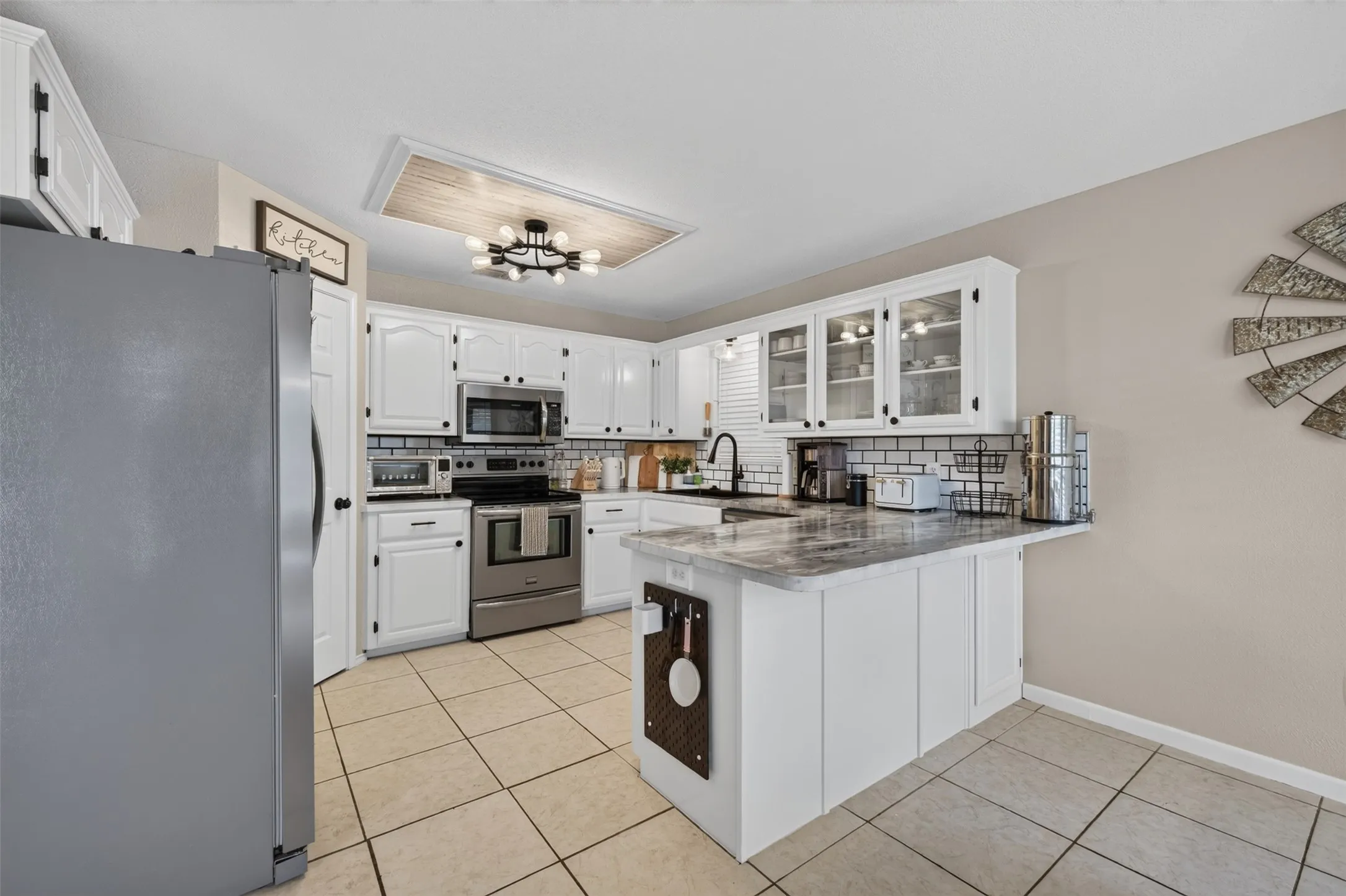 Single Family Residence For Sale in Callahan County , 1705 Alamo Court, Clyde, Texas 79510, 5 Bedroom, 2 Bathroom, Garage spaces, 2,257 Sqft, built in 1992, mls#21317490, Real Estate Agent in Clyde, Homes For Sale in Callahan county, Homes For Sale in Clyde, Realtor in Clyde Texas, Real Estate Brokerage Independent Realty Texas, Luminita Cordes Realtor