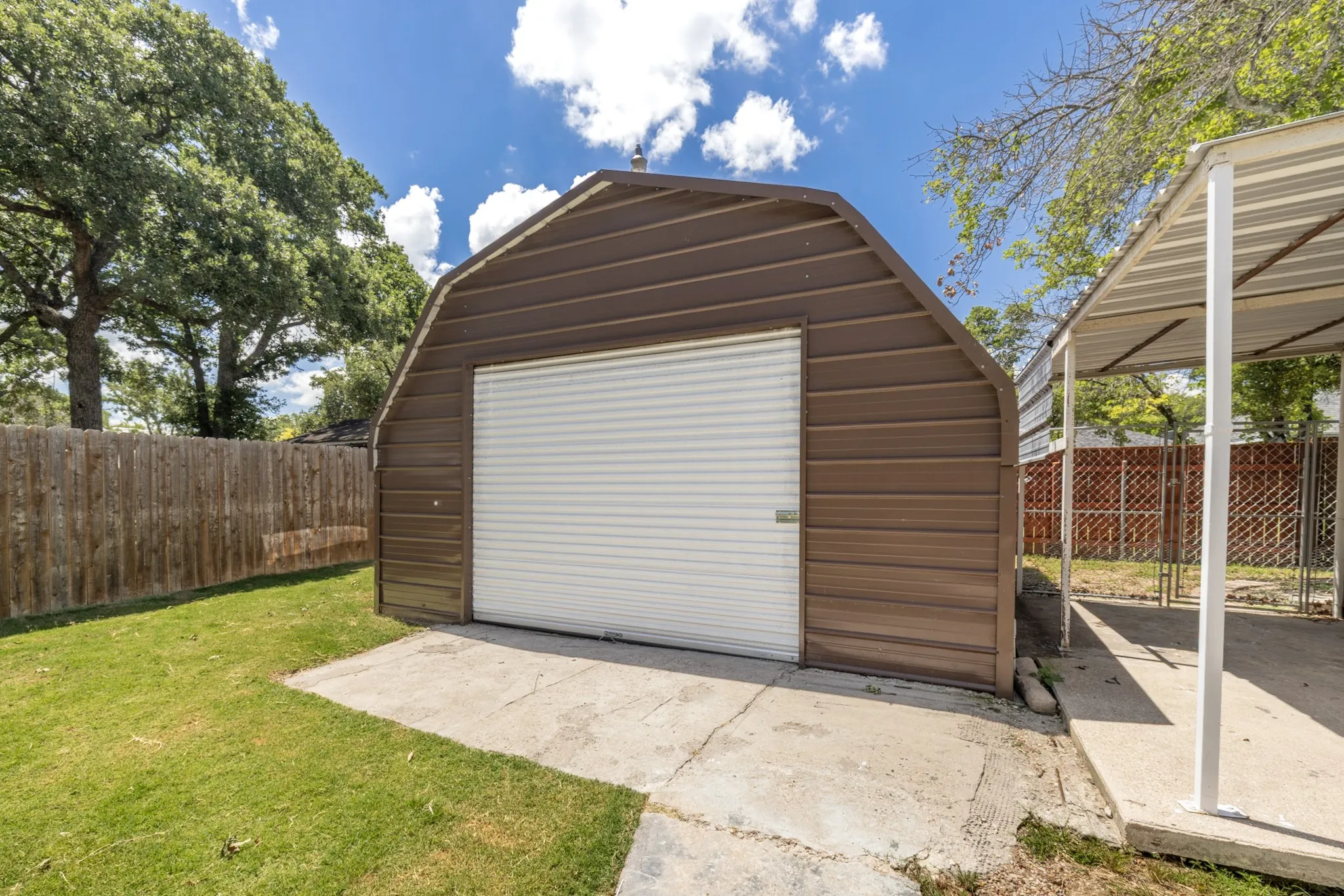 Single Family Residence For Sale in Callahan County , 1705 Alamo Court, Clyde, Texas 79510, 5 Bedroom, 2 Bathroom, Garage spaces, 2,257 Sqft, built in 1992, mls#21317490, Real Estate Agent in Clyde, Homes For Sale in Callahan county, Homes For Sale in Clyde, Realtor in Clyde Texas, Real Estate Brokerage Independent Realty Texas, Luminita Cordes Realtor