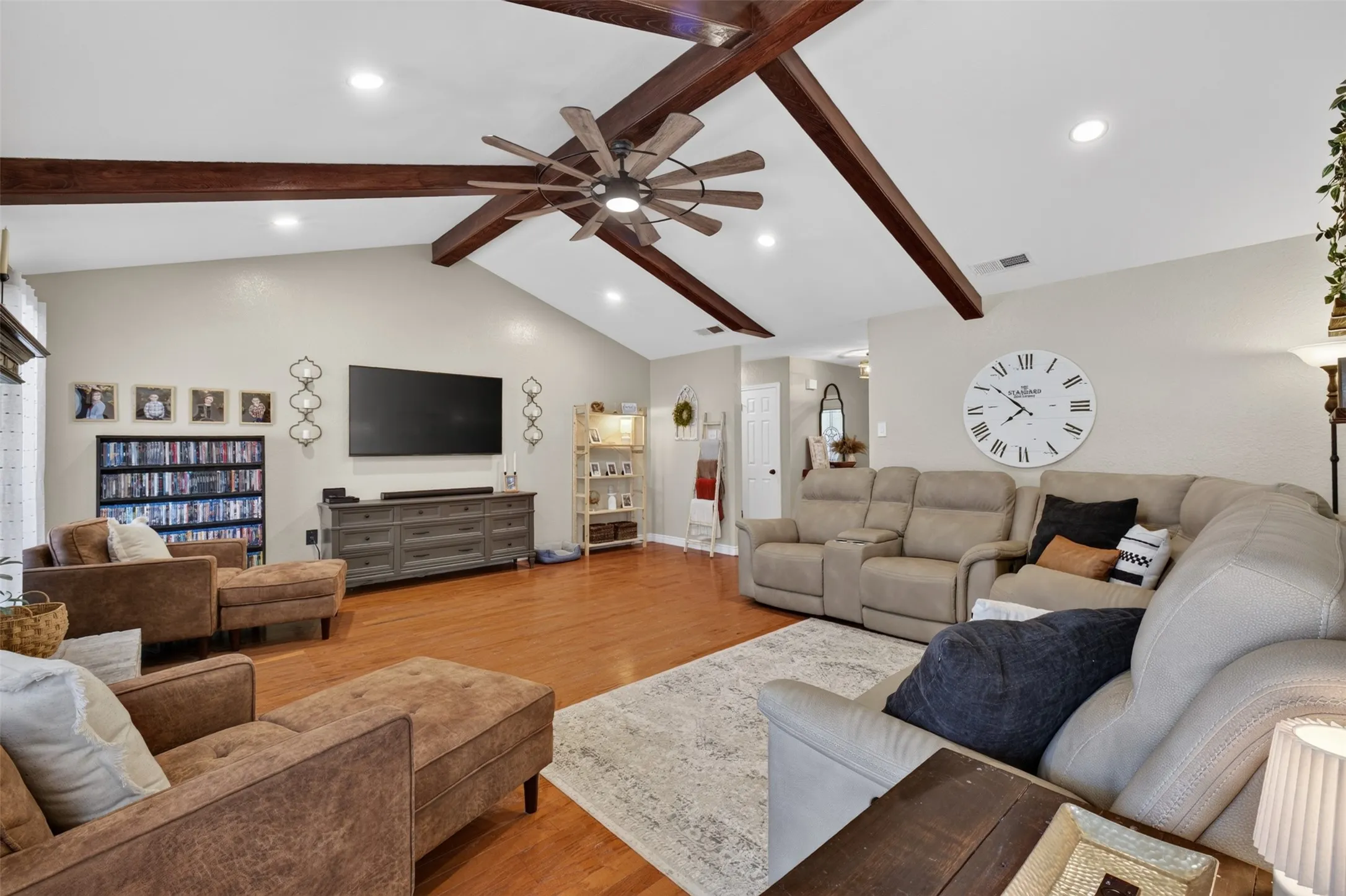 Single Family Residence For Sale in Callahan County , 1705 Alamo Court, Clyde, Texas 79510, 5 Bedroom, 2 Bathroom, Garage spaces, 2,257 Sqft, built in 1992, mls#21317490, Real Estate Agent in Clyde, Homes For Sale in Callahan county, Homes For Sale in Clyde, Realtor in Clyde Texas, Real Estate Brokerage Independent Realty Texas, Luminita Cordes Realtor