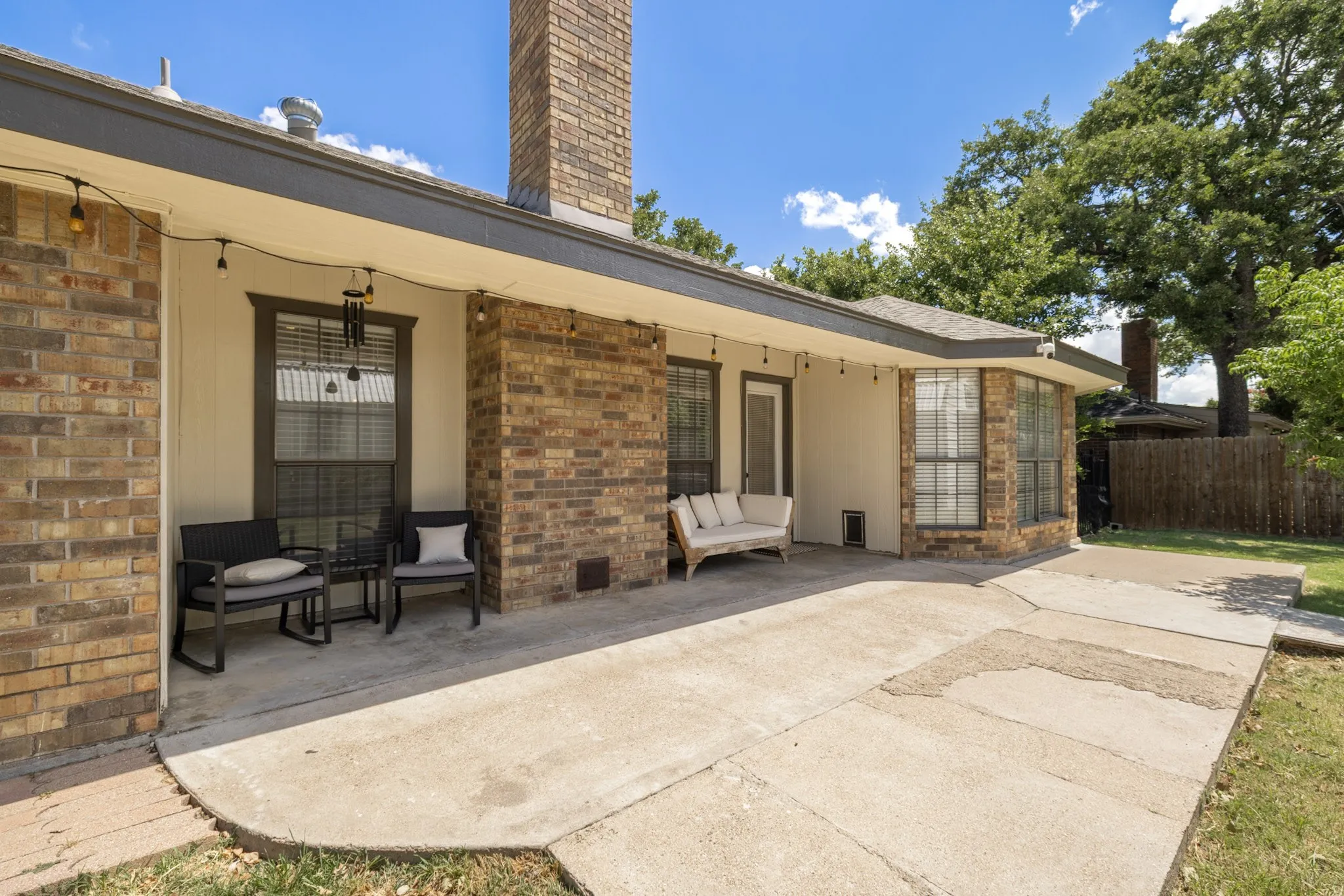 Single Family Residence For Sale in Callahan County , 1705 Alamo Court, Clyde, Texas 79510, 5 Bedroom, 2 Bathroom, Garage spaces, 2,257 Sqft, built in 1992, mls#21317490, Real Estate Agent in Clyde, Homes For Sale in Callahan county, Homes For Sale in Clyde, Realtor in Clyde Texas, Real Estate Brokerage Independent Realty Texas, Luminita Cordes Realtor