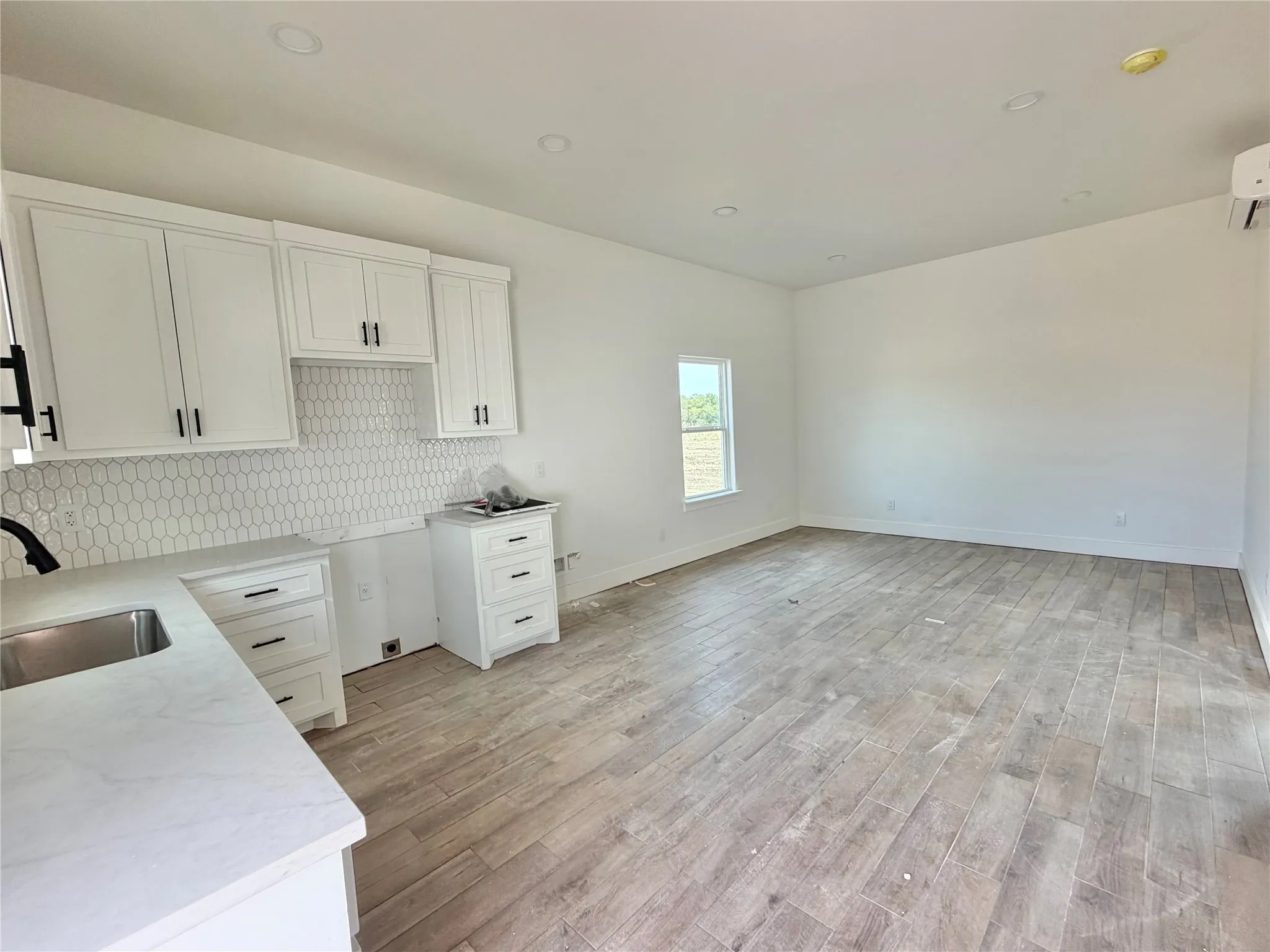 Single Family Residence For Sale in Parker County , 2021 Collin Street, Weatherford, Texas 76085, 4 Bedroom, 2 Bathroom, 2 Garage spaces, 1,925 Sqft, built in 2026, mls#21326004, Real Estate Agent in Weatherford, Homes For Sale in Parker county, Homes For Sale in Weatherford, Realtor in Weatherford Texas, Real Estate Brokerage Independent Realty Texas, Luminita Cordes Realtor