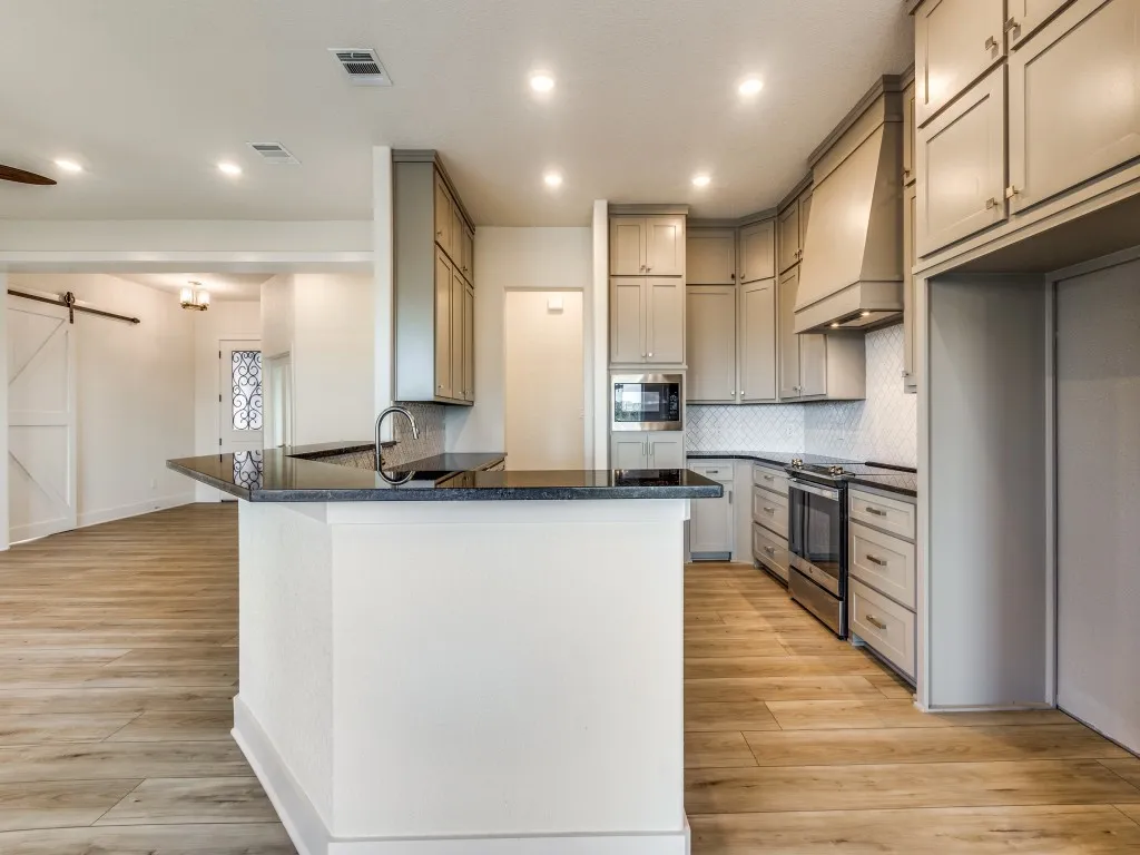 Single Family Residence For Sale in Wise County , 300 County Road 3141, Decatur, Texas 76234, 4 Bedroom, 3 Bathroom, 2 Garage spaces, 2,285 Sqft, built in 2023, mls#21326241, Real Estate Agent in Decatur, Homes For Sale in Wise county, Homes For Sale in Decatur, Realtor in Decatur Texas, Real Estate Brokerage Independent Realty Texas, Luminita Cordes Realtor