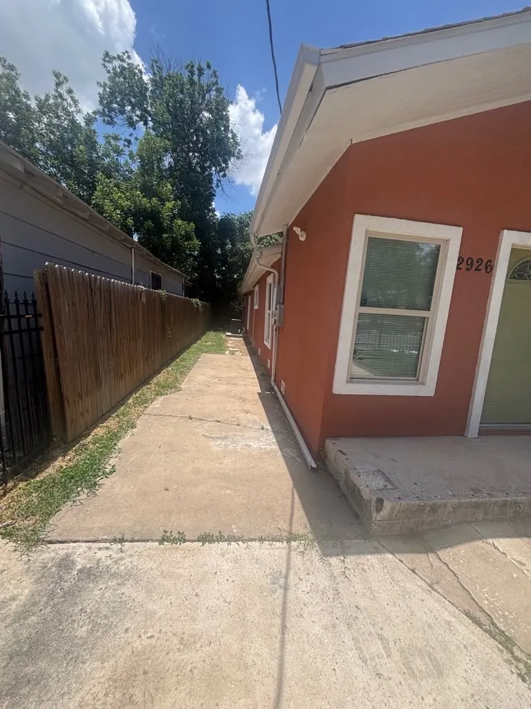 Single Family Residence For Sale in Bexar County , 2926 Tampico Street, San Antonio, Texas 78207, 3 Bedroom, 2 Bathroom, Garage spaces, 1,230 Sqft, built in 1947, mls#21326260, Real Estate Agent in San Antonio, Homes For Sale in Bexar county, Homes For Sale in San Antonio, Realtor in San Antonio Texas, Real Estate Brokerage Independent Realty Texas, Luminita Cordes Realtor