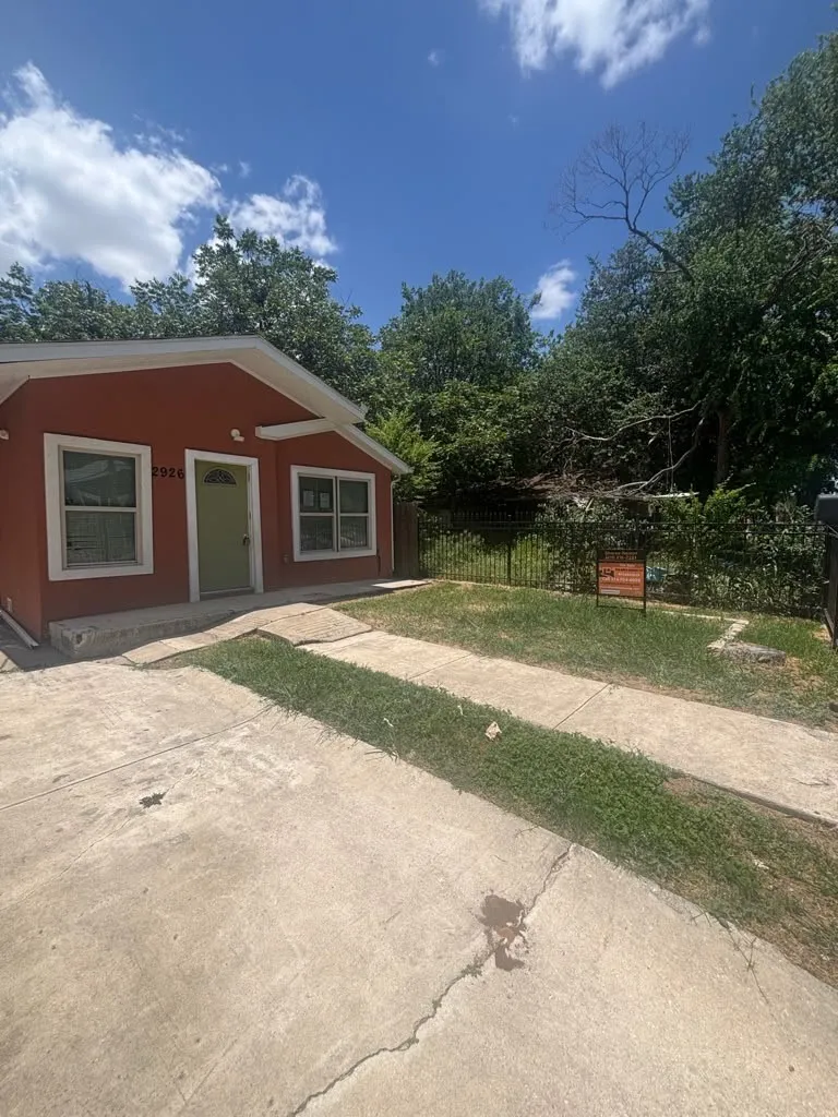 Single Family Residence For Sale in Bexar County , 2926 Tampico Street, San Antonio, Texas 78207, 3 Bedroom, 2 Bathroom, Garage spaces, 1,230 Sqft, built in 1947, mls#21326260, Real Estate Agent in San Antonio, Homes For Sale in Bexar county, Homes For Sale in San Antonio, Realtor in San Antonio Texas, Real Estate Brokerage Independent Realty Texas, Luminita Cordes Realtor