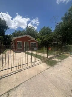 Single Family Residence For Sale in Bexar County , 2926 Tampico Street, San Antonio, Texas 78207, 3 Bedroom, 2 Bathroom, Garage spaces, 1,230 Sqft, built in 1947, mls#21326260, Real Estate Agent in San Antonio, Homes For Sale in Bexar county, Homes For Sale in San Antonio, Realtor in San Antonio Texas, Real Estate Brokerage Independent Realty Texas, Luminita Cordes Realtor