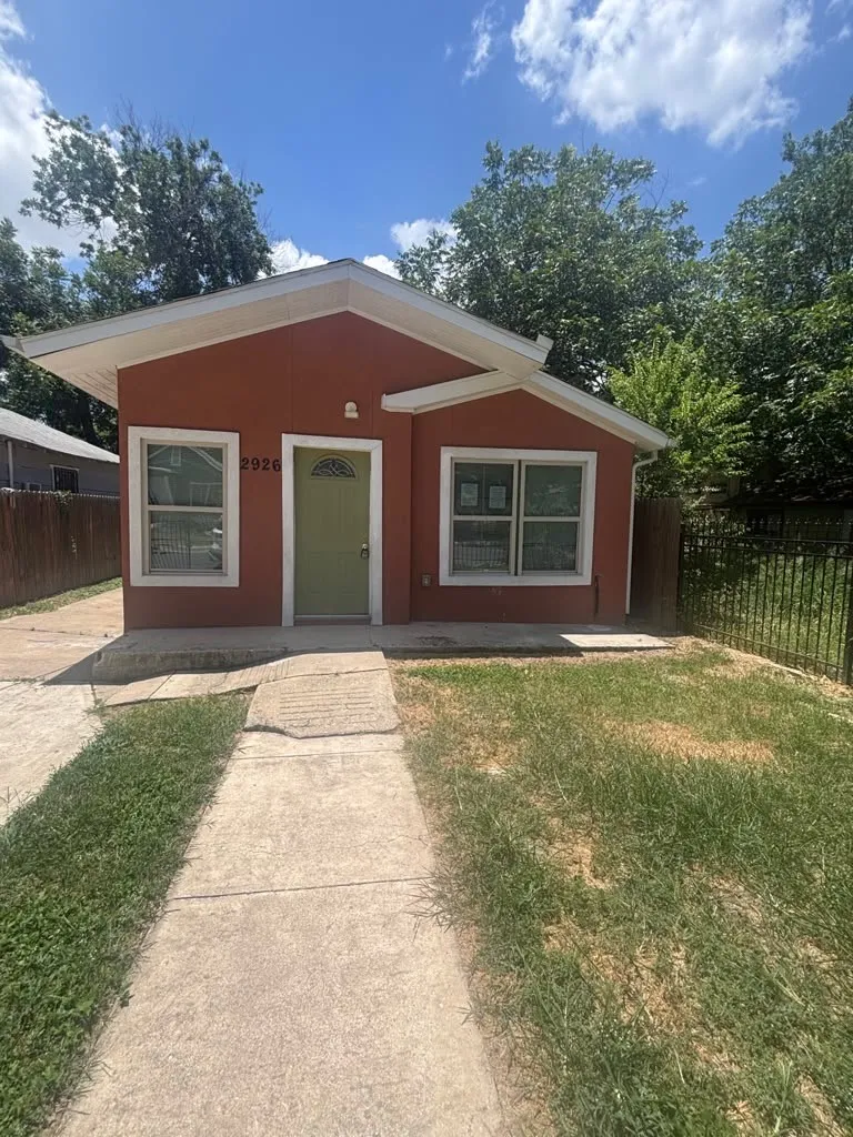 Single Family Residence For Sale in Bexar County , 2926 Tampico Street, San Antonio, Texas 78207, 3 Bedroom, 2 Bathroom, Garage spaces, 1,230 Sqft, built in 1947, mls#21326260, Real Estate Agent in San Antonio, Homes For Sale in Bexar county, Homes For Sale in San Antonio, Realtor in San Antonio Texas, Real Estate Brokerage Independent Realty Texas, Luminita Cordes Realtor