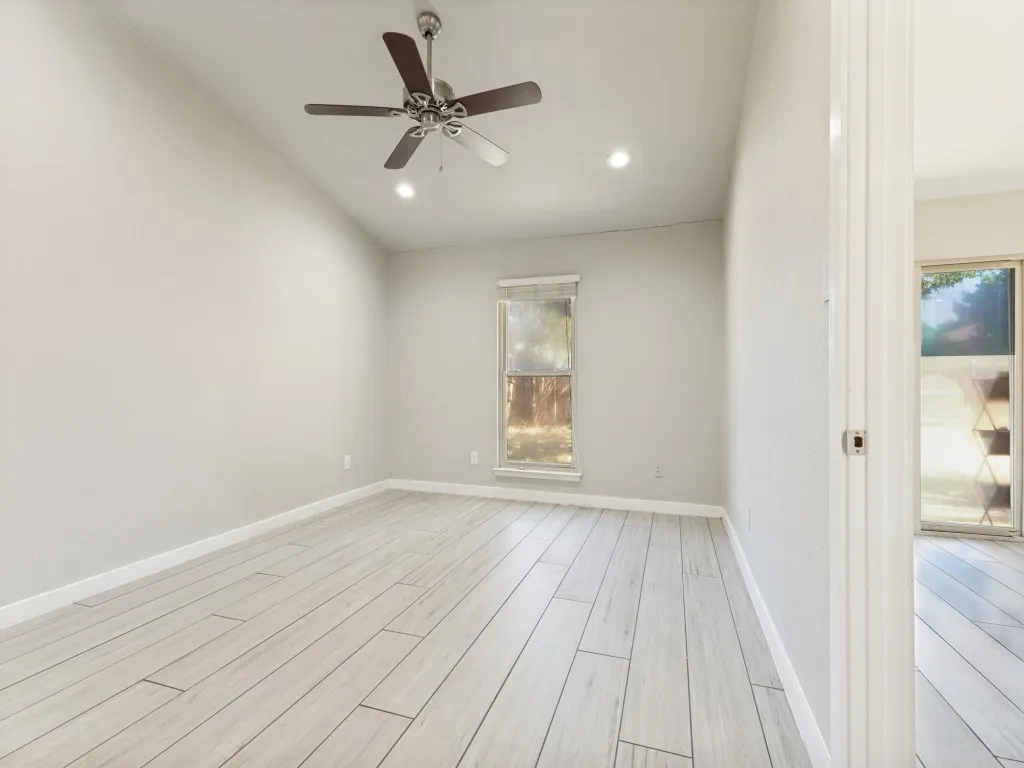 Single Family Residence For Sale in Tarrant County , 6637 Redbud Drive, Watauga, Texas 76148, 3 Bedroom, 2 Bathroom, 2 Garage spaces, 1,398 Sqft, built in 1983, mls#21326198, Real Estate Agent in Watauga, Homes For Sale in Tarrant county, Homes For Sale in Watauga, Realtor in Watauga Texas, Real Estate Brokerage Independent Realty Texas, Luminita Cordes Realtor