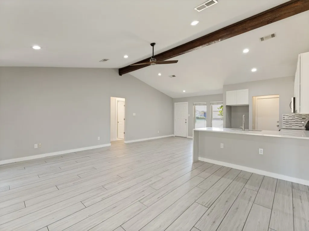 Single Family Residence For Sale in Tarrant County , 6637 Redbud Drive, Watauga, Texas 76148, 3 Bedroom, 2 Bathroom, 2 Garage spaces, 1,398 Sqft, built in 1983, mls#21326198, Real Estate Agent in Watauga, Homes For Sale in Tarrant county, Homes For Sale in Watauga, Realtor in Watauga Texas, Real Estate Brokerage Independent Realty Texas, Luminita Cordes Realtor