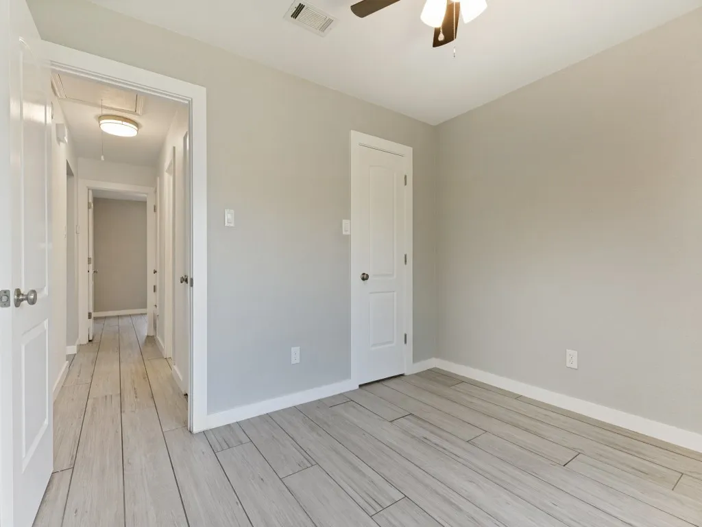 Single Family Residence For Sale in Tarrant County , 6637 Redbud Drive, Watauga, Texas 76148, 3 Bedroom, 2 Bathroom, 2 Garage spaces, 1,398 Sqft, built in 1983, mls#21326198, Real Estate Agent in Watauga, Homes For Sale in Tarrant county, Homes For Sale in Watauga, Realtor in Watauga Texas, Real Estate Brokerage Independent Realty Texas, Luminita Cordes Realtor