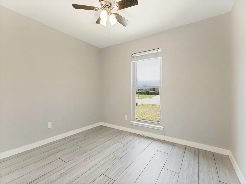 Single Family Residence For Sale in Tarrant County , 6637 Redbud Drive, Watauga, Texas 76148, 3 Bedroom, 2 Bathroom, 2 Garage spaces, 1,398 Sqft, built in 1983, mls#21326198, Real Estate Agent in Watauga, Homes For Sale in Tarrant county, Homes For Sale in Watauga, Realtor in Watauga Texas, Real Estate Brokerage Independent Realty Texas, Luminita Cordes Realtor