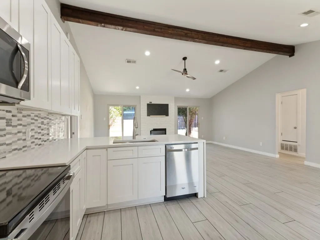 Single Family Residence For Sale in Tarrant County , 6637 Redbud Drive, Watauga, Texas 76148, 3 Bedroom, 2 Bathroom, 2 Garage spaces, 1,398 Sqft, built in 1983, mls#21326198, Real Estate Agent in Watauga, Homes For Sale in Tarrant county, Homes For Sale in Watauga, Realtor in Watauga Texas, Real Estate Brokerage Independent Realty Texas, Luminita Cordes Realtor