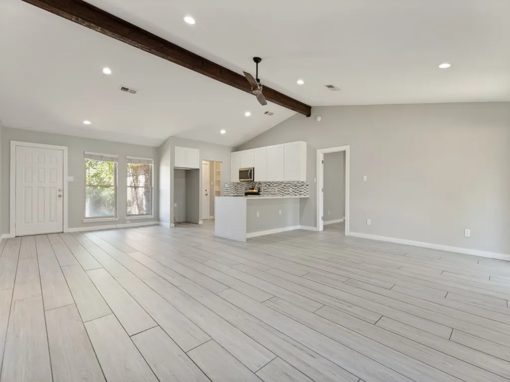 Single Family Residence For Sale in Tarrant County , 6637 Redbud Drive, Watauga, Texas 76148, 3 Bedroom, 2 Bathroom, 2 Garage spaces, 1,398 Sqft, built in 1983, mls#21326198, Real Estate Agent in Watauga, Homes For Sale in Tarrant county, Homes For Sale in Watauga, Realtor in Watauga Texas, Real Estate Brokerage Independent Realty Texas, Luminita Cordes Realtor