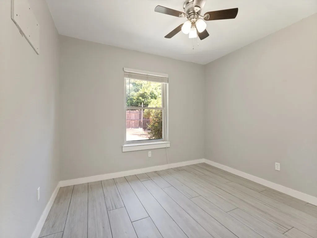 Single Family Residence For Sale in Tarrant County , 6637 Redbud Drive, Watauga, Texas 76148, 3 Bedroom, 2 Bathroom, 2 Garage spaces, 1,398 Sqft, built in 1983, mls#21326198, Real Estate Agent in Watauga, Homes For Sale in Tarrant county, Homes For Sale in Watauga, Realtor in Watauga Texas, Real Estate Brokerage Independent Realty Texas, Luminita Cordes Realtor