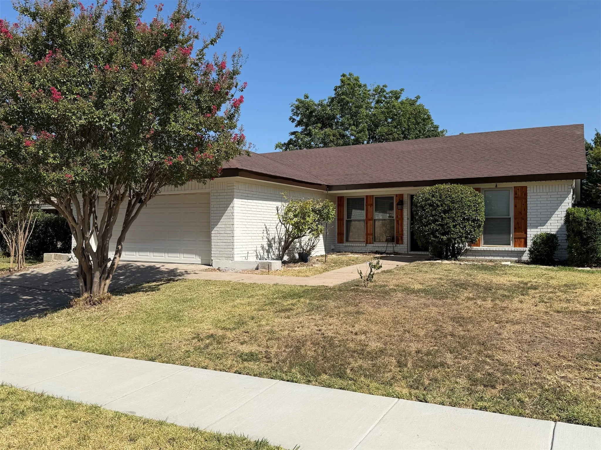Single Family Residence For Sale in Tarrant County , 6637 Redbud Drive, Watauga, Texas 76148, 3 Bedroom, 2 Bathroom, 2 Garage spaces, 1,398 Sqft, built in 1983, mls#21326198, Real Estate Agent in Watauga, Homes For Sale in Tarrant county, Homes For Sale in Watauga, Realtor in Watauga Texas, Real Estate Brokerage Independent Realty Texas, Luminita Cordes Realtor