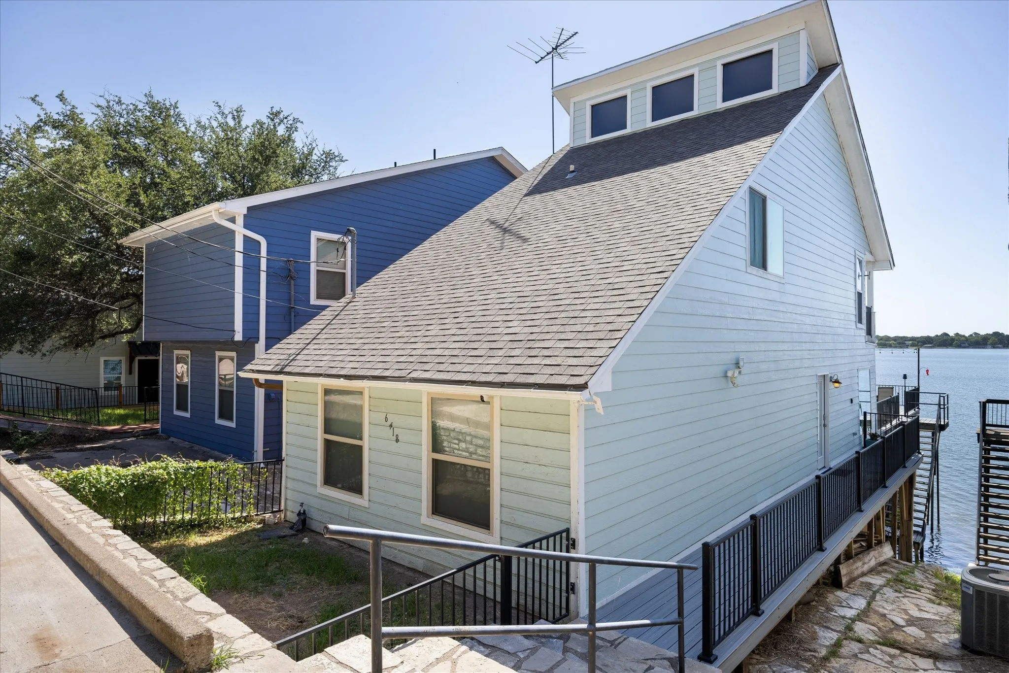 Single Family Residence For Sale in Hood County , 6418 Carol Court, Granbury, Texas 76048, 2 Bedroom, 2 Bathroom, Garage spaces, 1,224 Sqft, built in 1981, mls#21326254, Real Estate Agent in Granbury, Homes For Sale in Hood county, Homes For Sale in Granbury, Realtor in Granbury Texas, Real Estate Brokerage Independent Realty Texas, Luminita Cordes Realtor