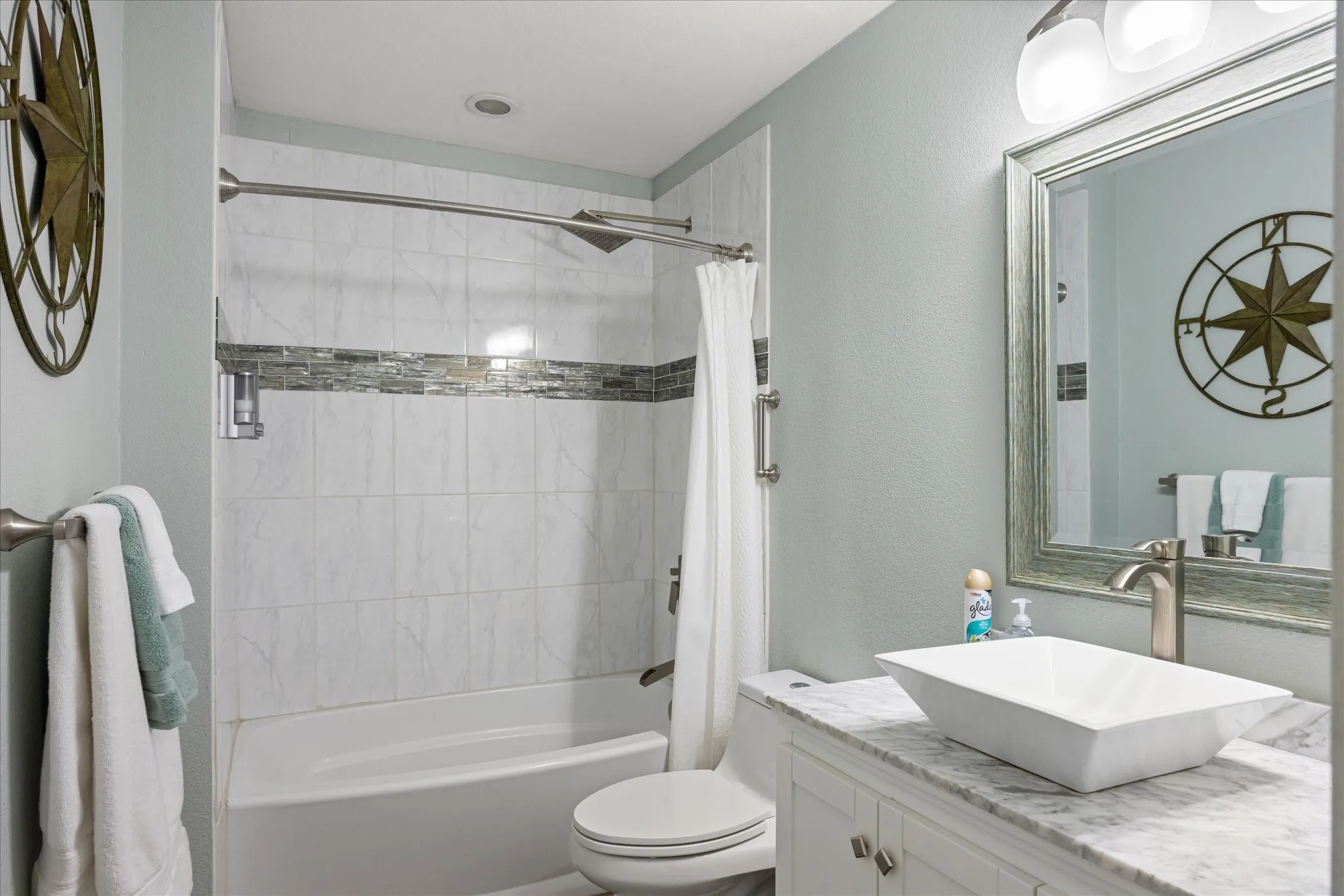 Single Family Residence For Sale in Hood County , 6418 Carol Court, Granbury, Texas 76048, 2 Bedroom, 2 Bathroom, Garage spaces, 1,224 Sqft, built in 1981, mls#21326254, Real Estate Agent in Granbury, Homes For Sale in Hood county, Homes For Sale in Granbury, Realtor in Granbury Texas, Real Estate Brokerage Independent Realty Texas, Luminita Cordes Realtor