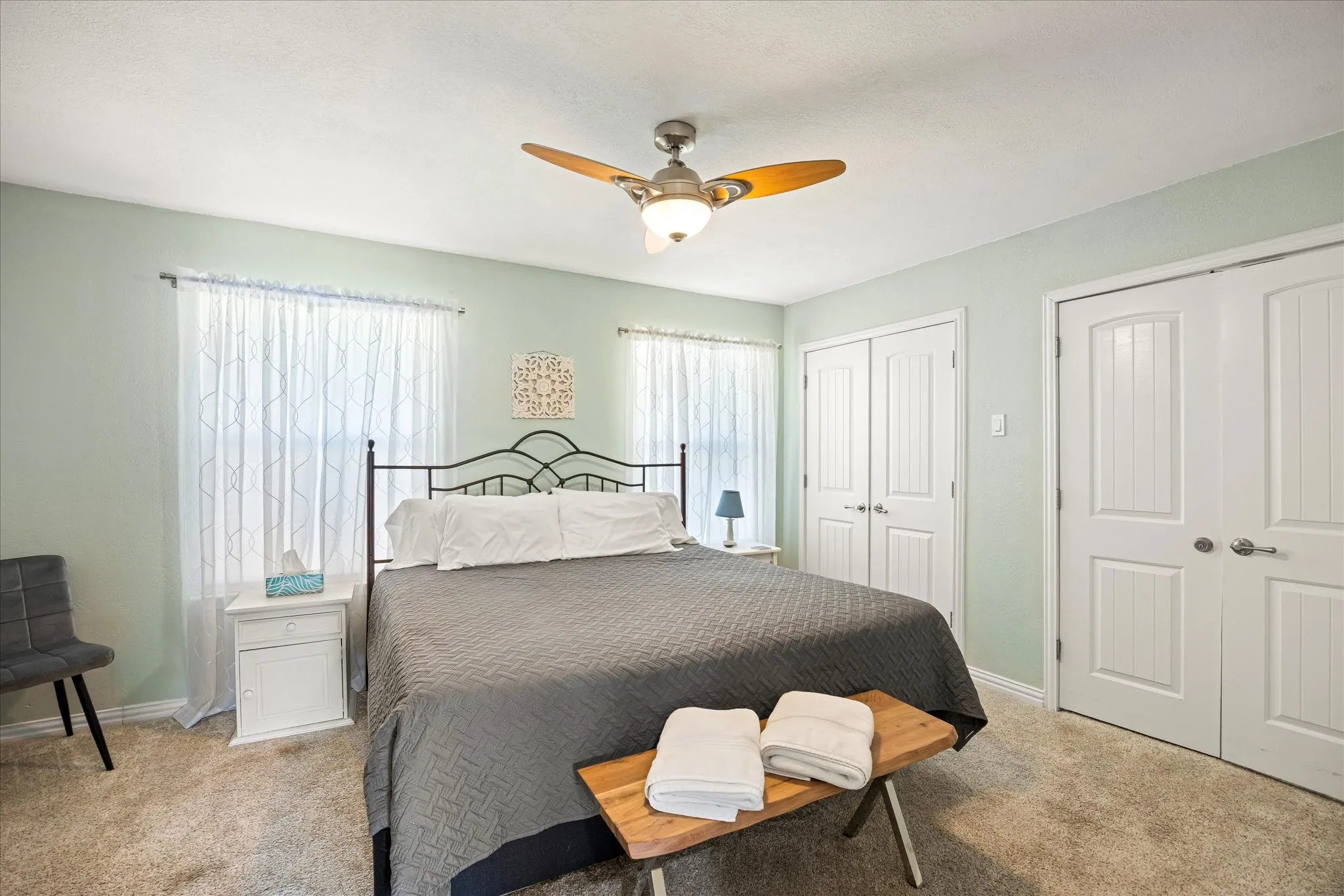 Single Family Residence For Sale in Hood County , 6418 Carol Court, Granbury, Texas 76048, 2 Bedroom, 2 Bathroom, Garage spaces, 1,224 Sqft, built in 1981, mls#21326254, Real Estate Agent in Granbury, Homes For Sale in Hood county, Homes For Sale in Granbury, Realtor in Granbury Texas, Real Estate Brokerage Independent Realty Texas, Luminita Cordes Realtor