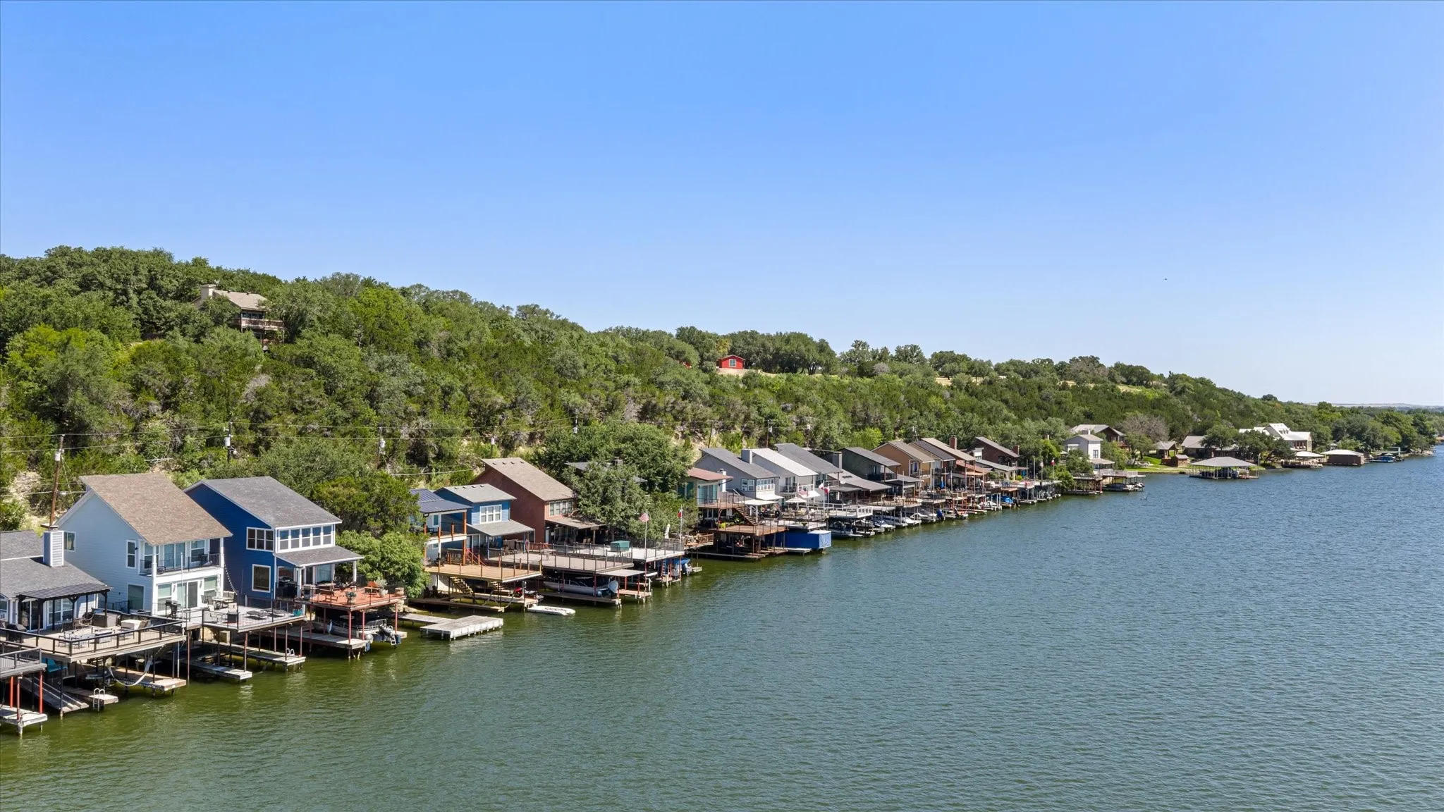 Single Family Residence For Sale in Hood County , 6418 Carol Court, Granbury, Texas 76048, 2 Bedroom, 2 Bathroom, Garage spaces, 1,224 Sqft, built in 1981, mls#21326254, Real Estate Agent in Granbury, Homes For Sale in Hood county, Homes For Sale in Granbury, Realtor in Granbury Texas, Real Estate Brokerage Independent Realty Texas, Luminita Cordes Realtor