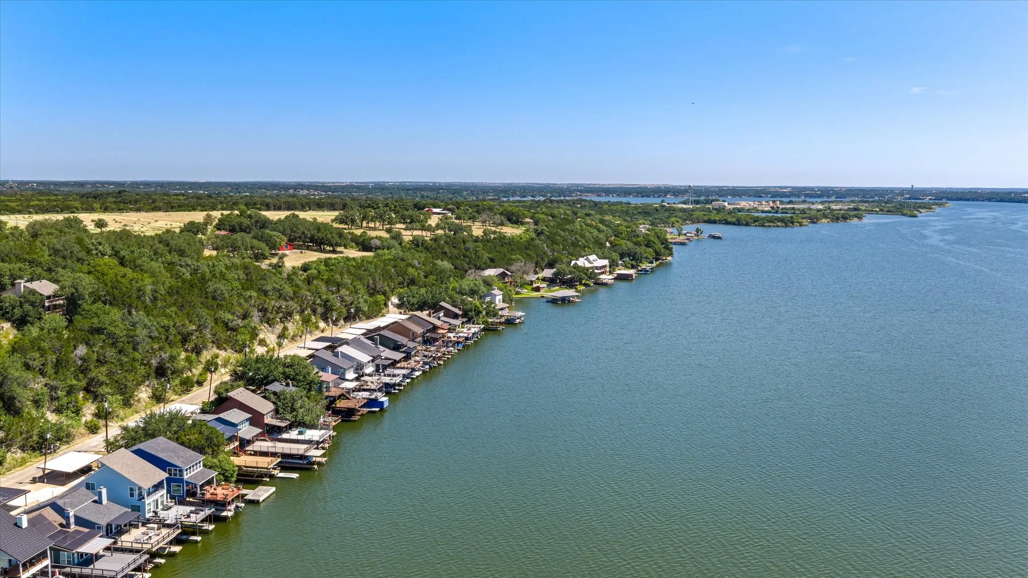 Single Family Residence For Sale in Hood County , 6418 Carol Court, Granbury, Texas 76048, 2 Bedroom, 2 Bathroom, Garage spaces, 1,224 Sqft, built in 1981, mls#21326254, Real Estate Agent in Granbury, Homes For Sale in Hood county, Homes For Sale in Granbury, Realtor in Granbury Texas, Real Estate Brokerage Independent Realty Texas, Luminita Cordes Realtor