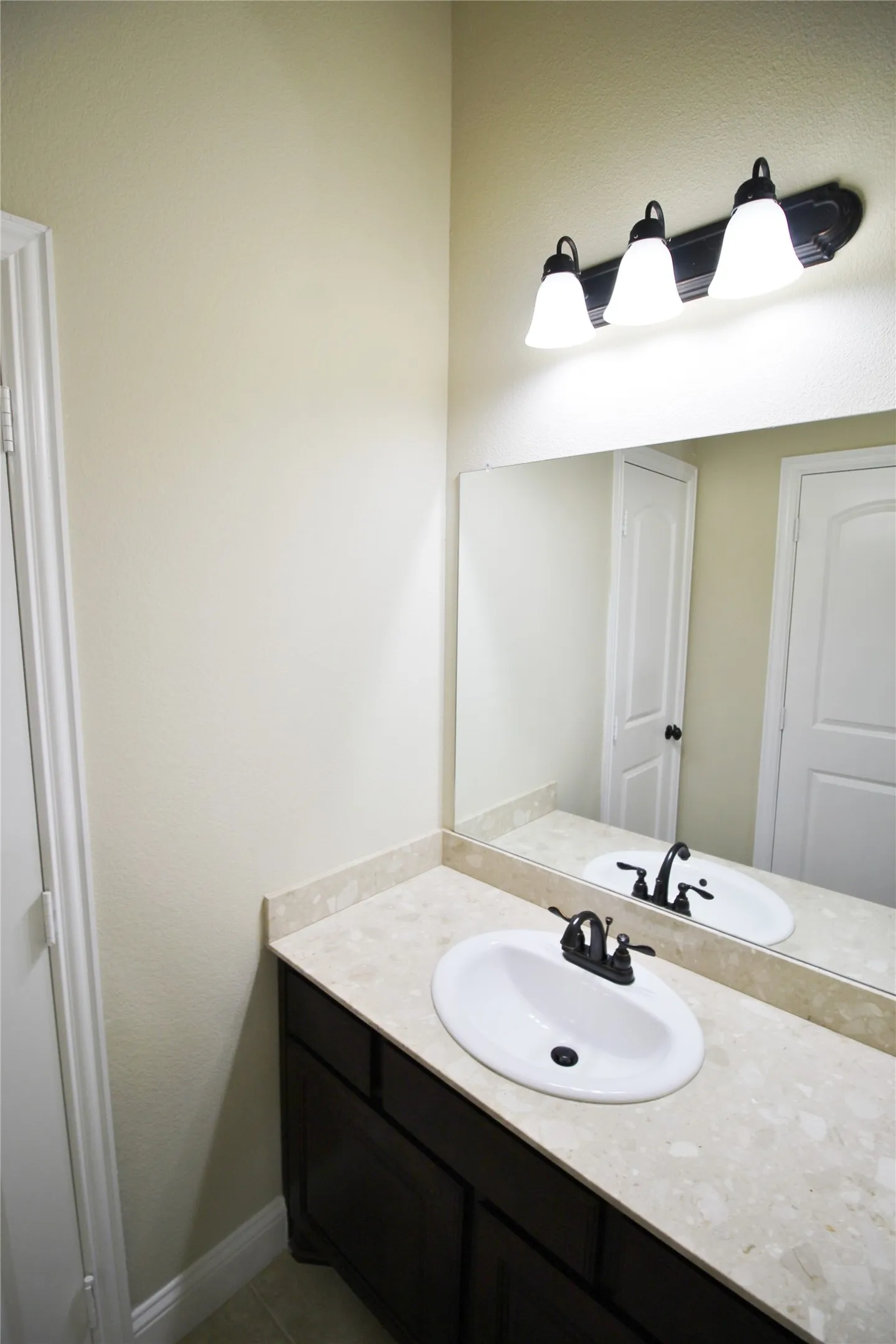 Single Family Residence For Rent in Kaufman County , 505 Clemson Lane, Forney, Texas 75126, 4 Bedroom, 4 Bathroom, 2 Garage spaces, 2,814 Sqft, built in 2016, mls#21326281, Real Estate Agent in Forney, Homes For Rent in Kaufman county, Homes For Rent in Forney, Realtor in Forney Texas, Real Estate Brokerage Independent Realty Texas, Luminita Cordes Realtor